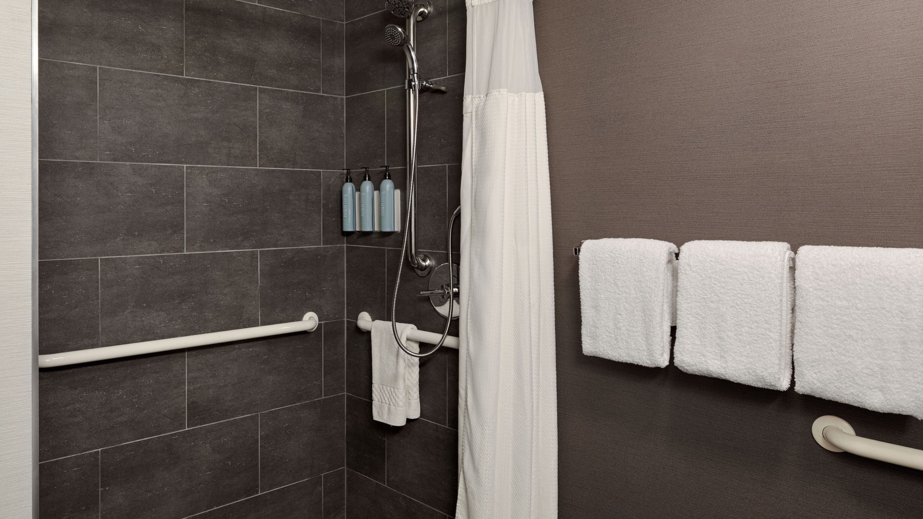 Holiday Inn Express & Suites Dayton South - I-675 — 10