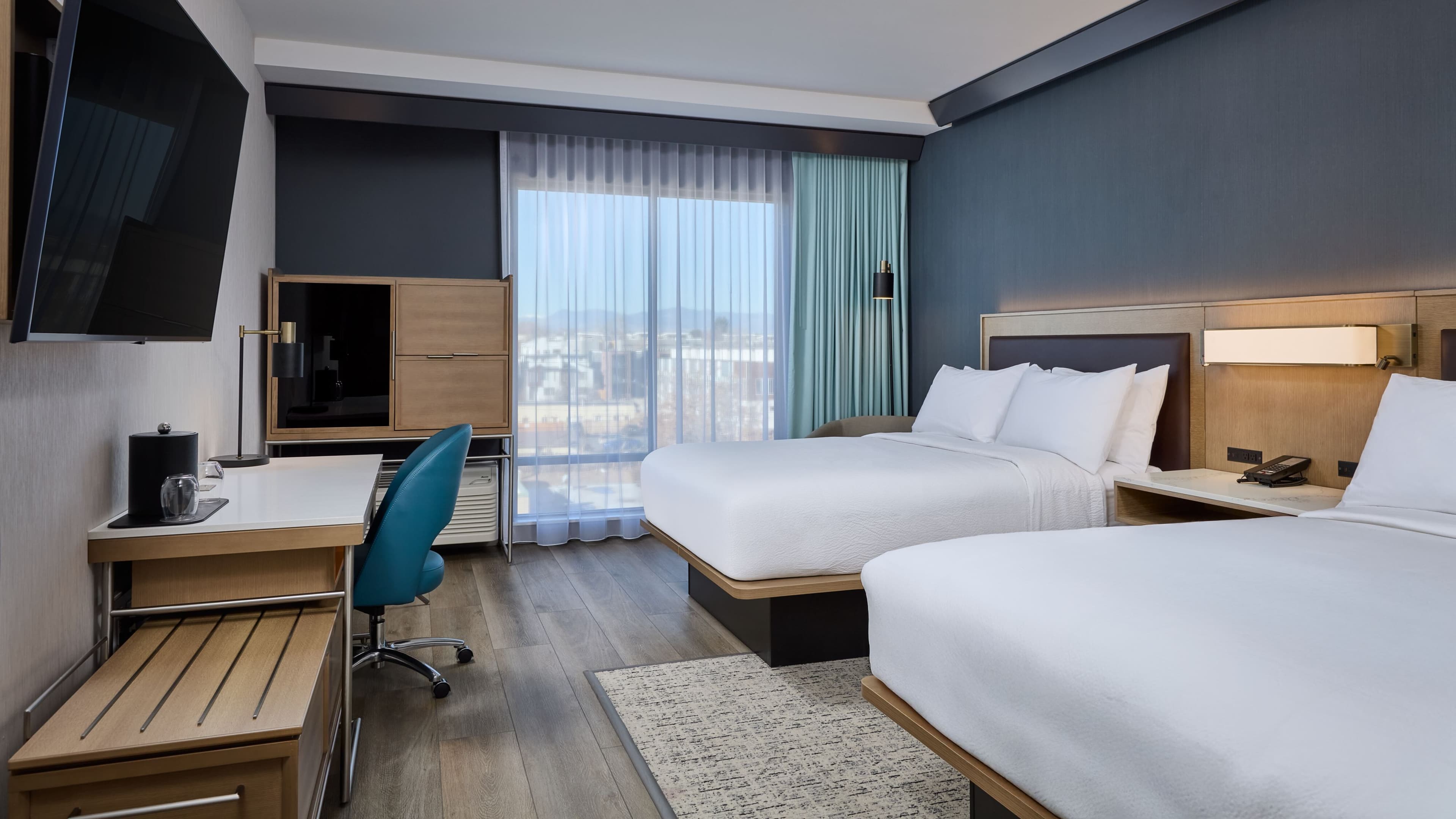 Courtyard by Marriott Denver Downtown Stadium Area — 7