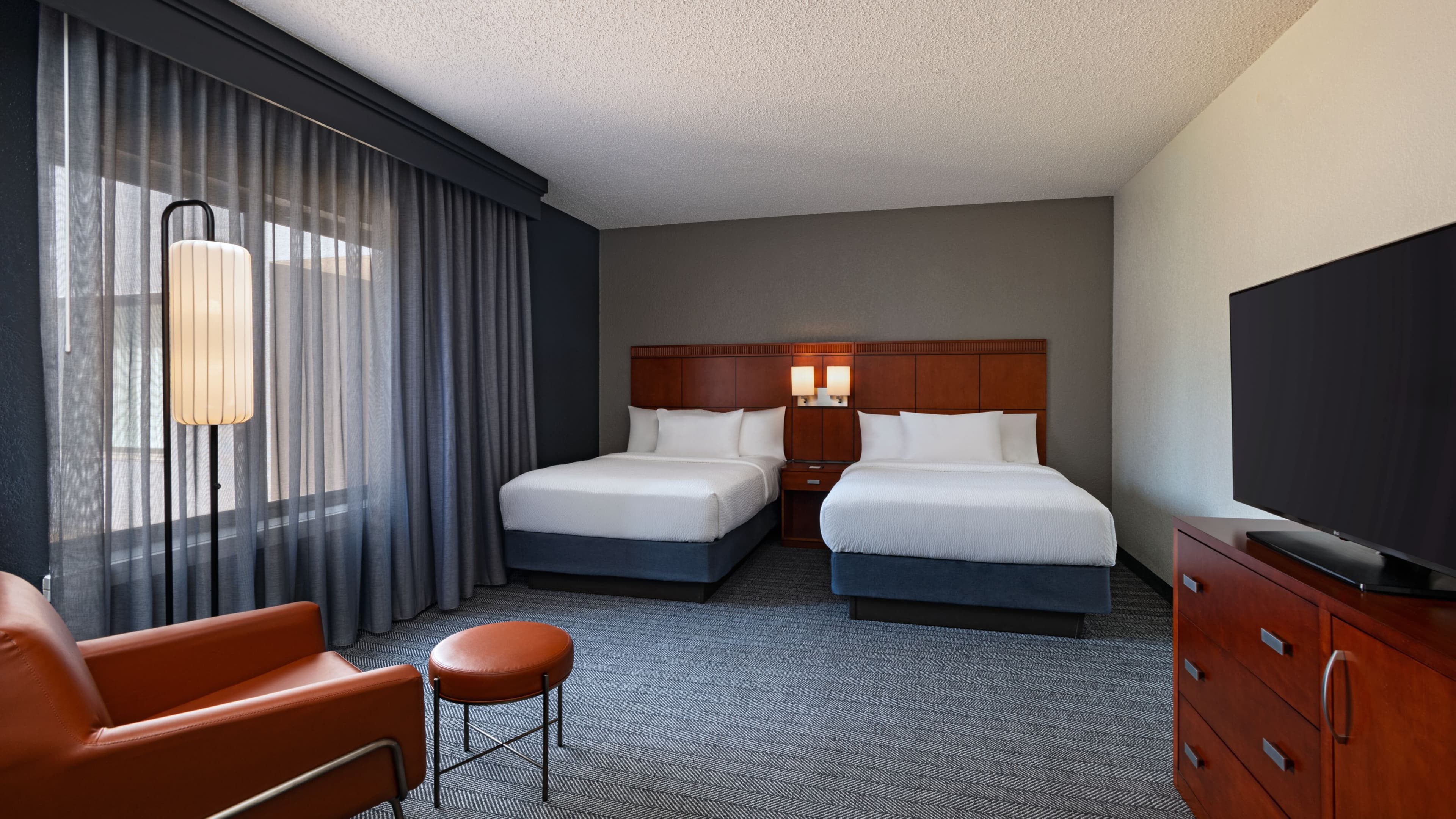 1 Bedroom Suite - Image 1