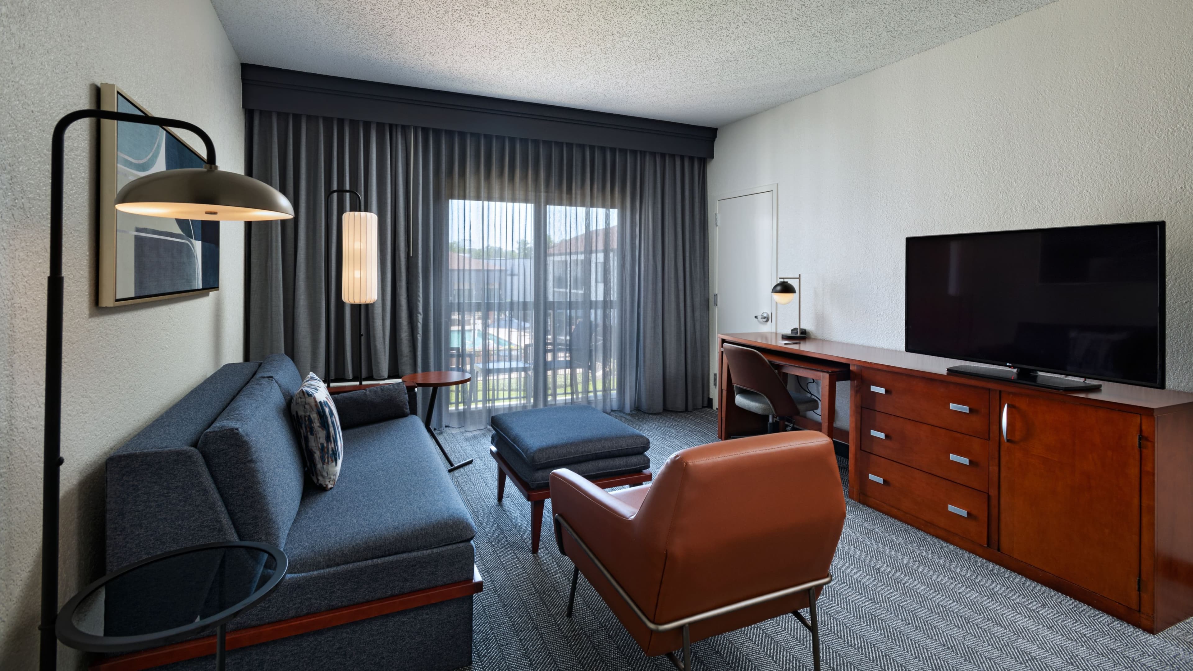 1 Bedroom Suite - Image 2