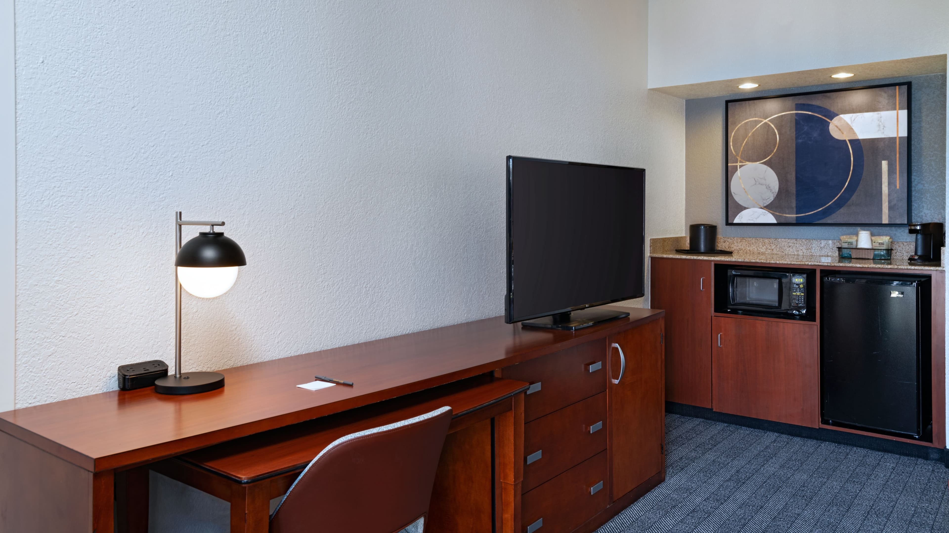 1 Bedroom Suite - Image 4