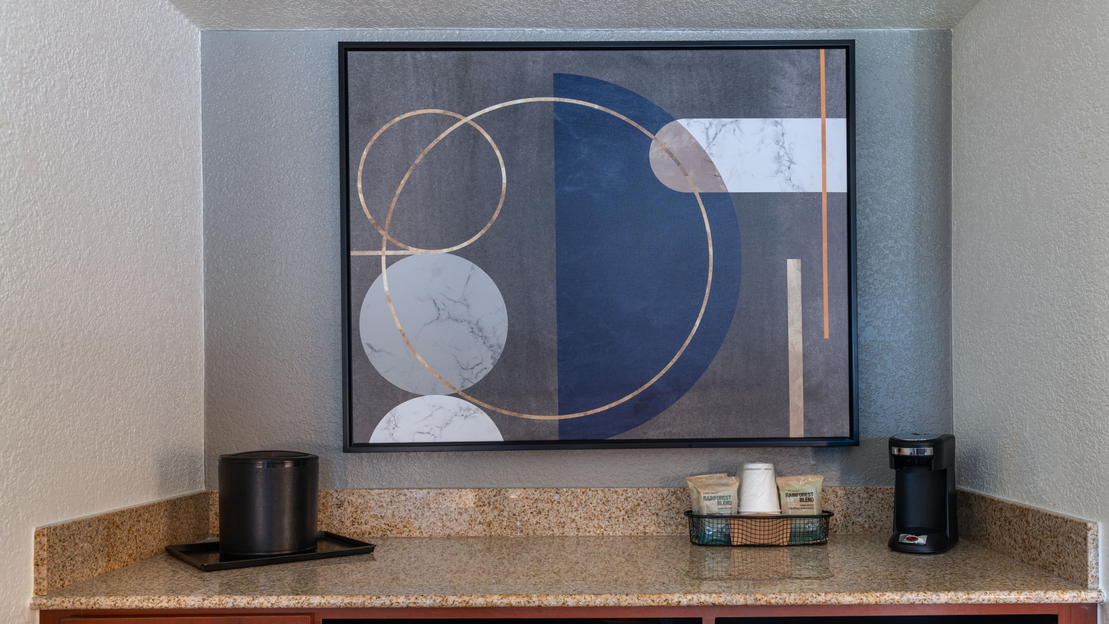 1 Bedroom Suite - Image 5