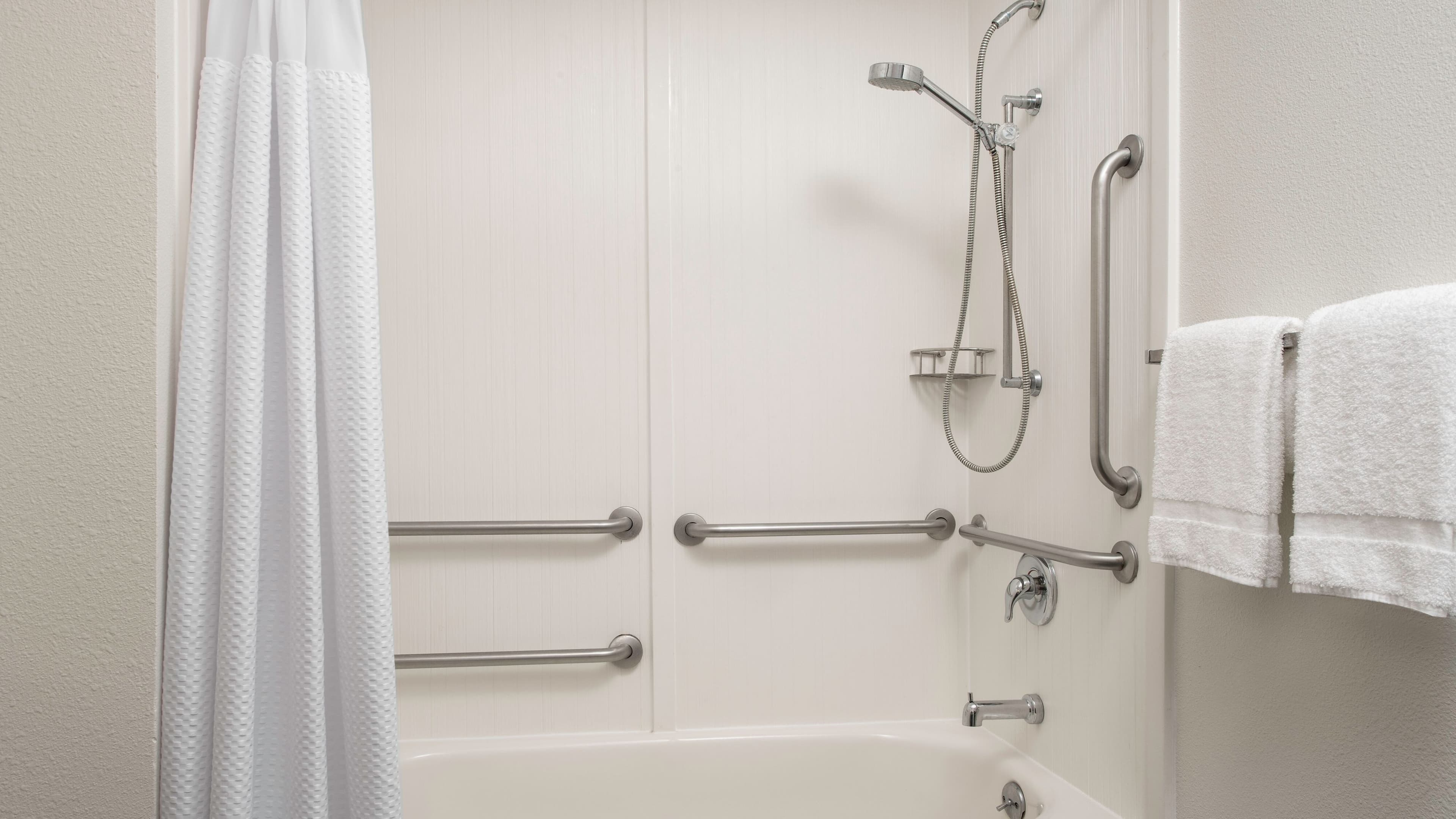 King Guest Room - Image 8
