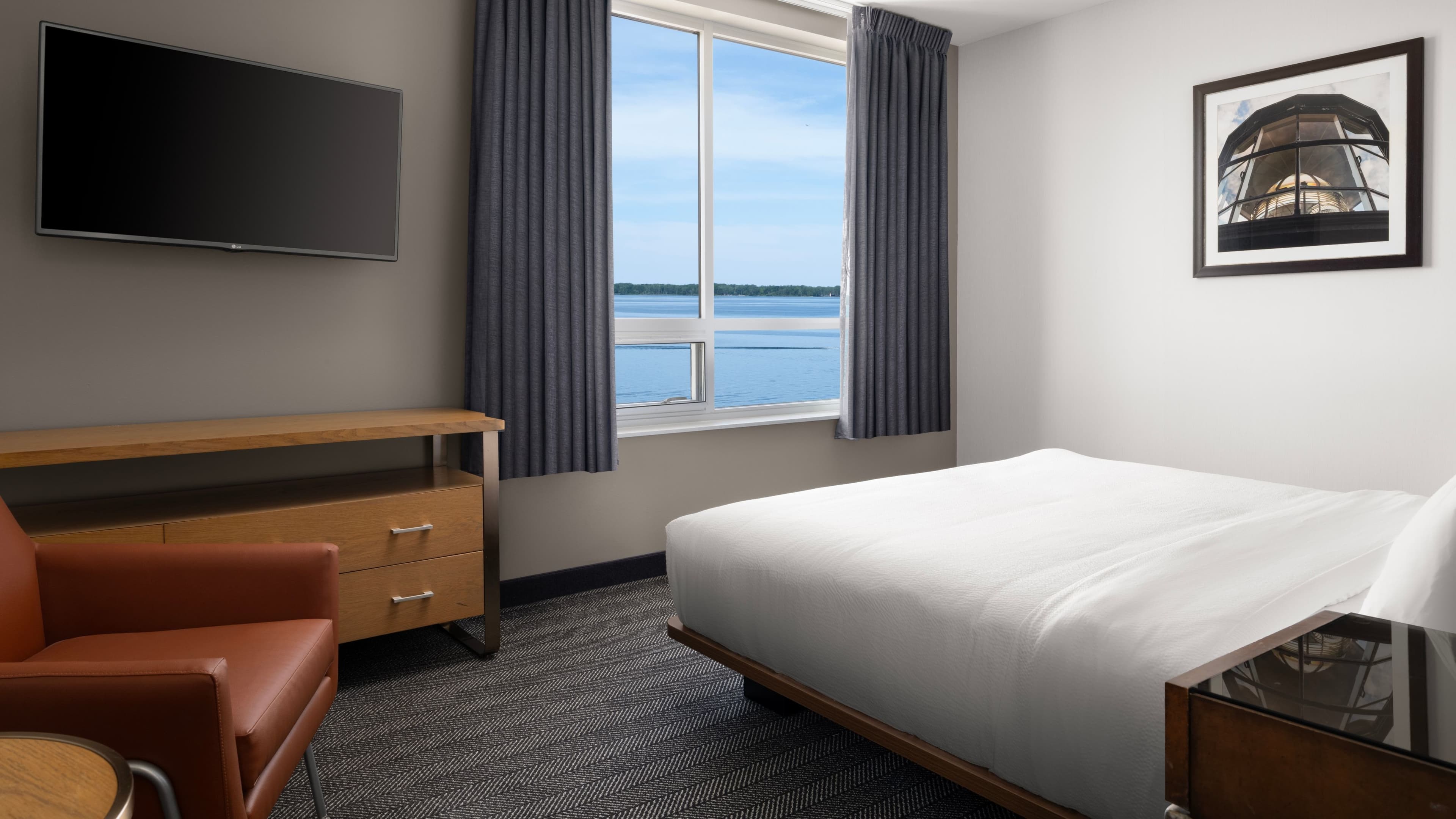 Courtyard Erie Bayfront — 48