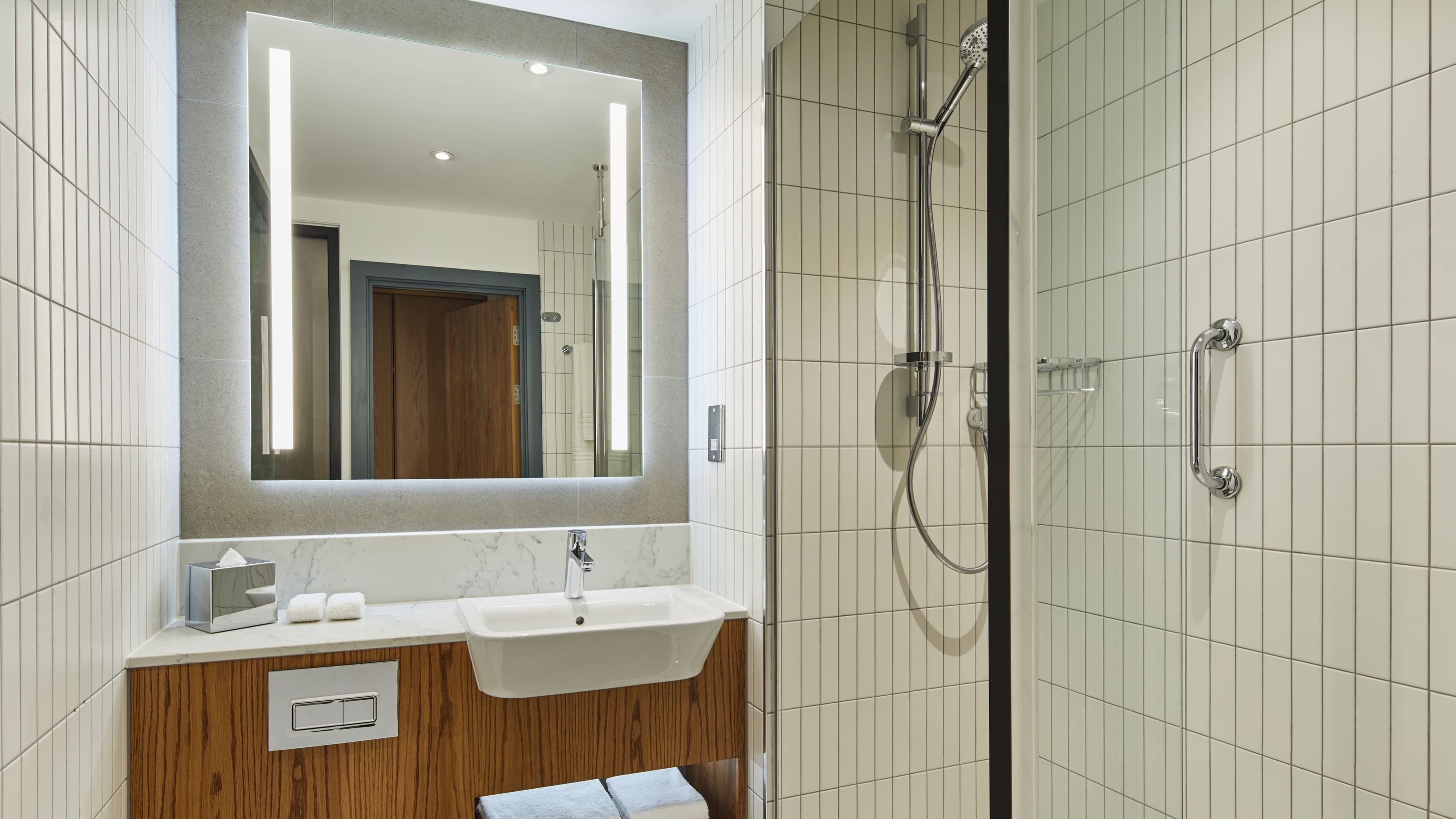 Deluxe Room - Image 5
