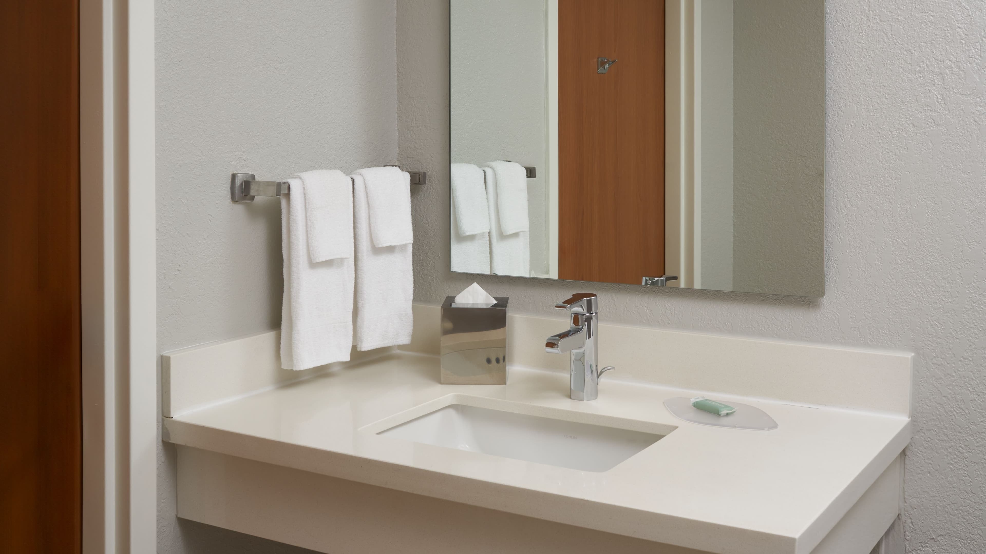 Holiday Inn Express & Suites Ft Lauderdale N - Exec Airport — 9