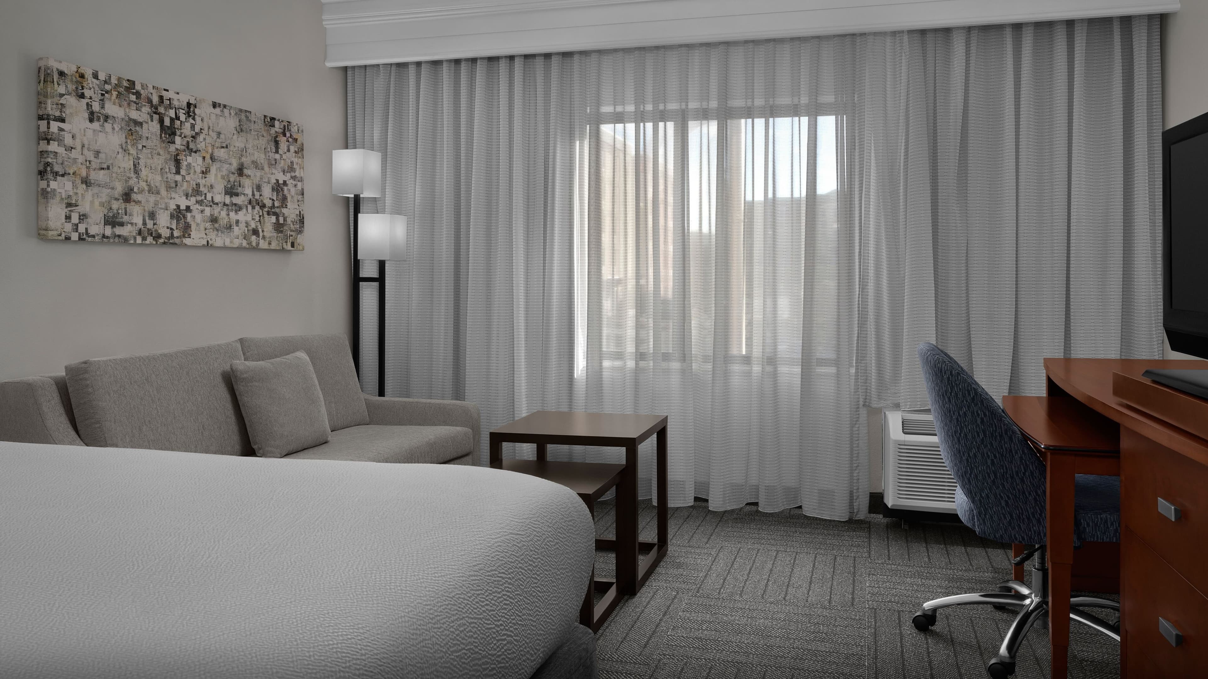 Courtyard Greensboro Airport - Image 3