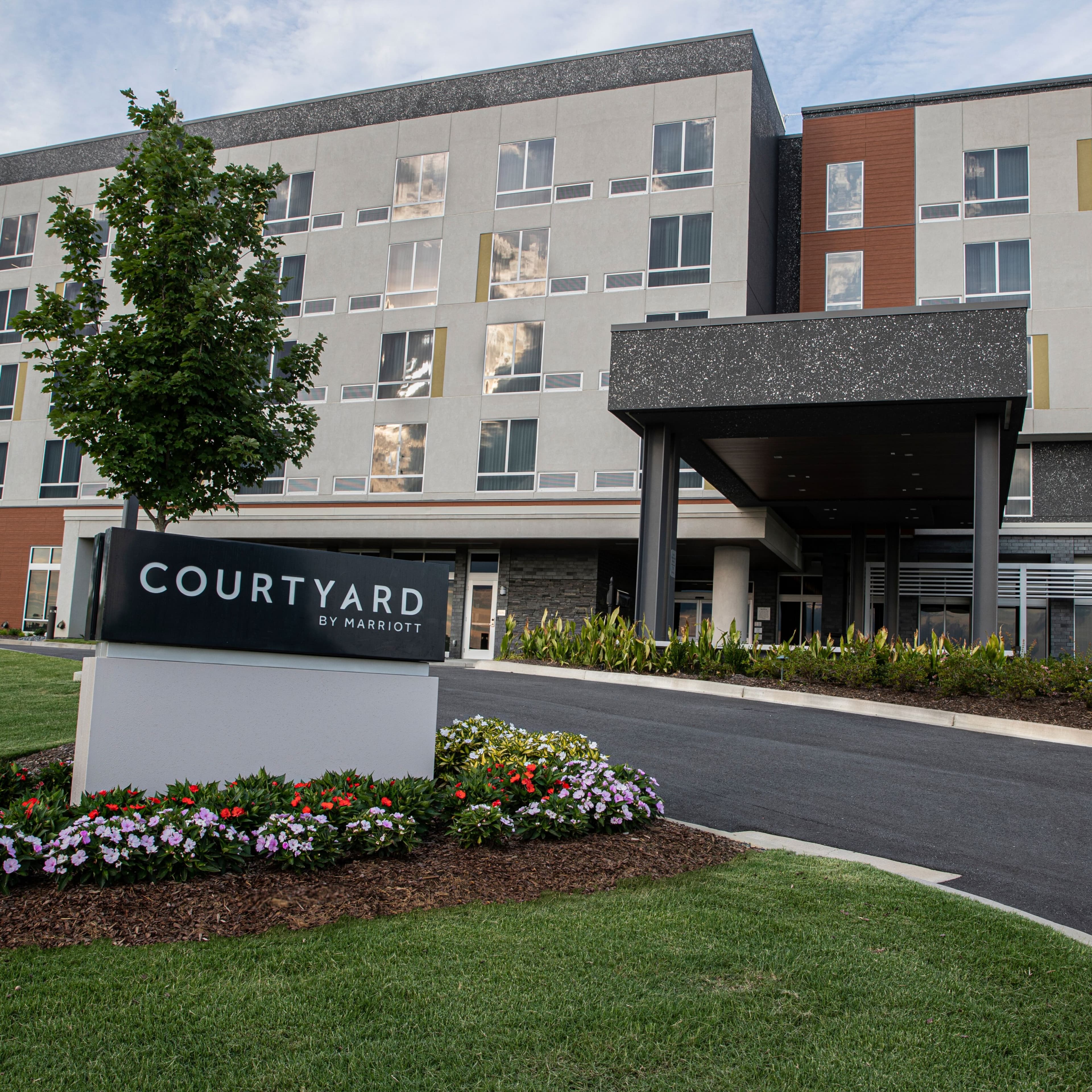 Courtyard Greenville Mauldin - Image 1