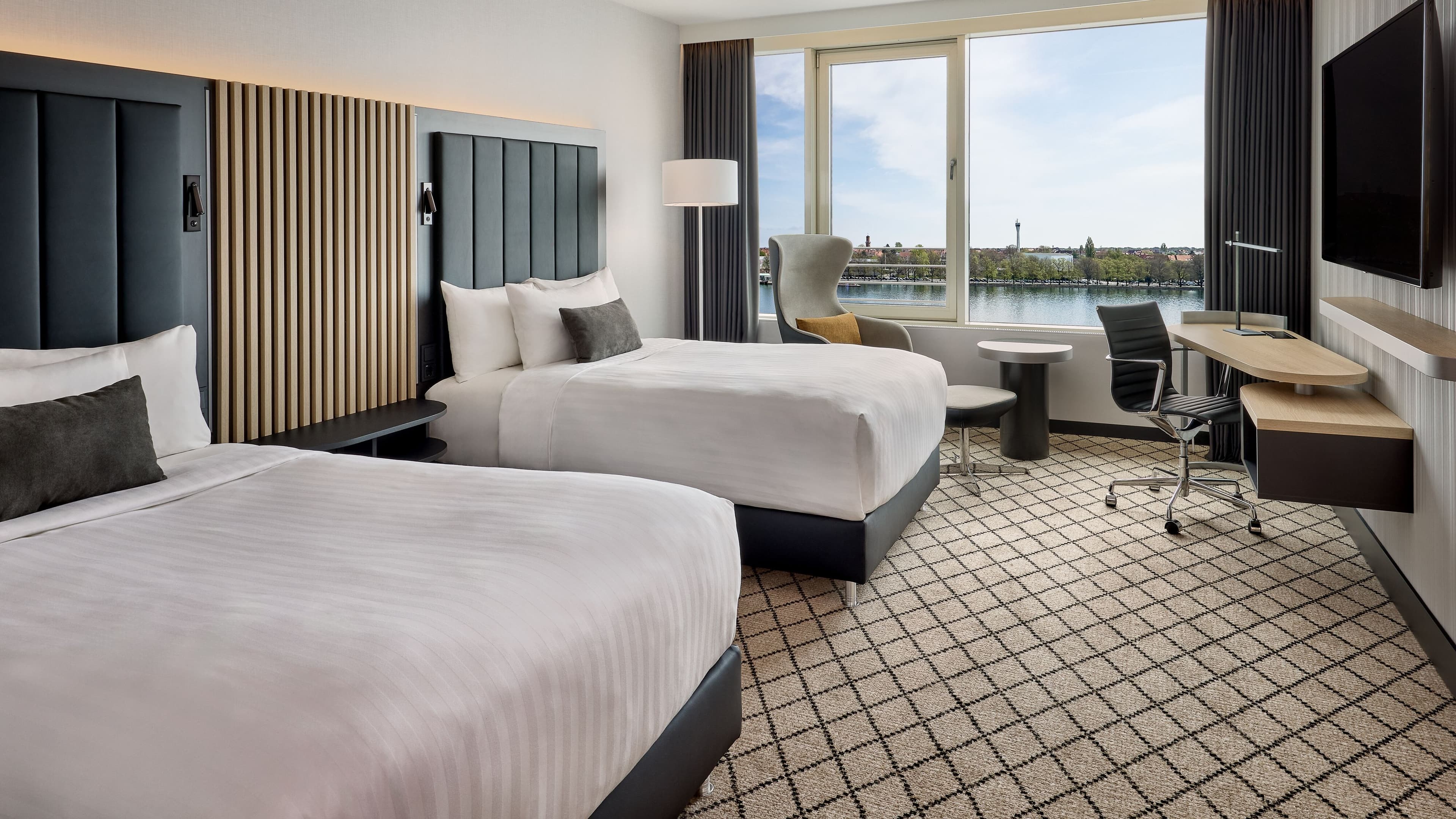 Courtyard Hannover Maschsee - Image 2