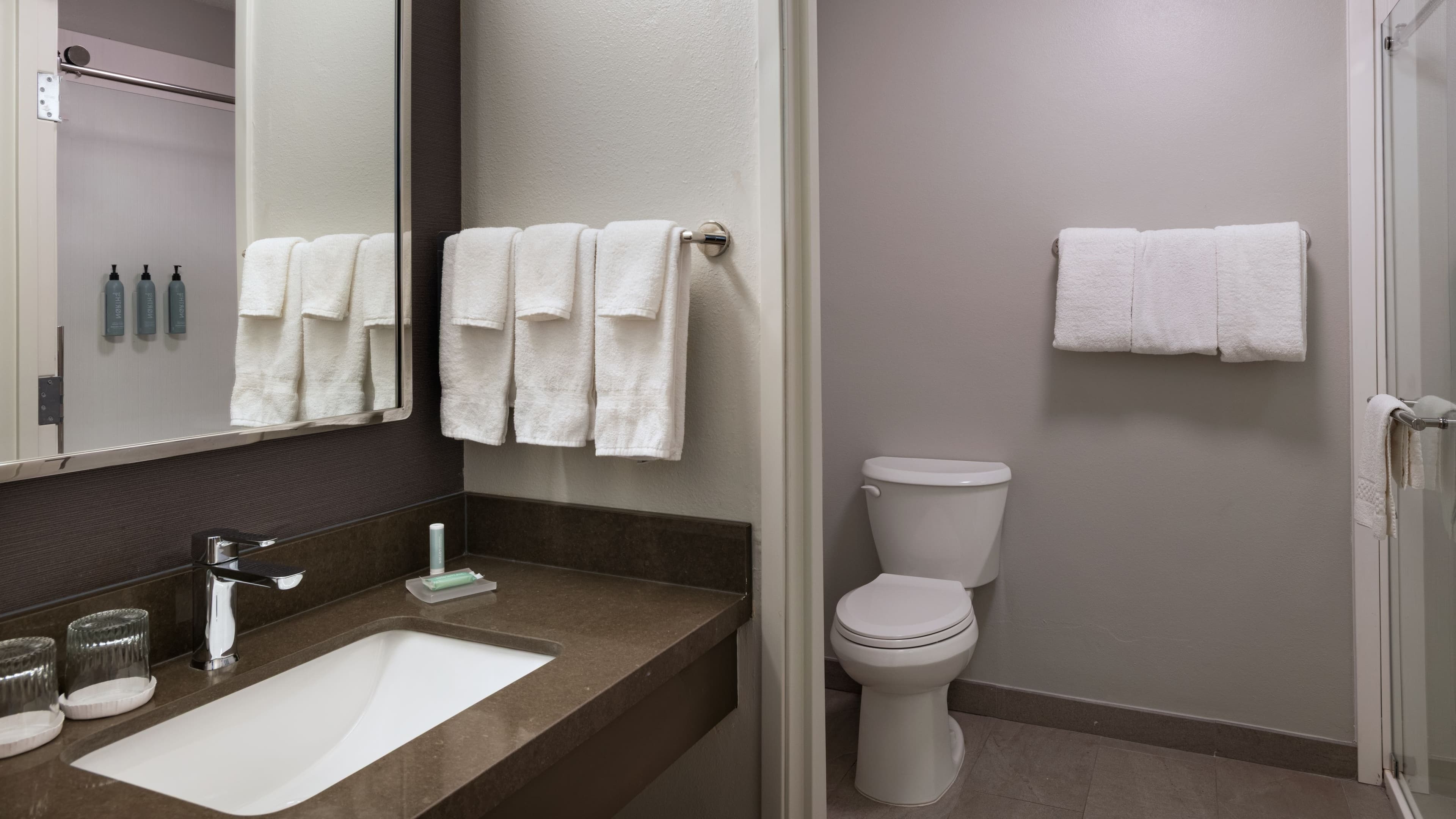 King Guestroom - Image 5