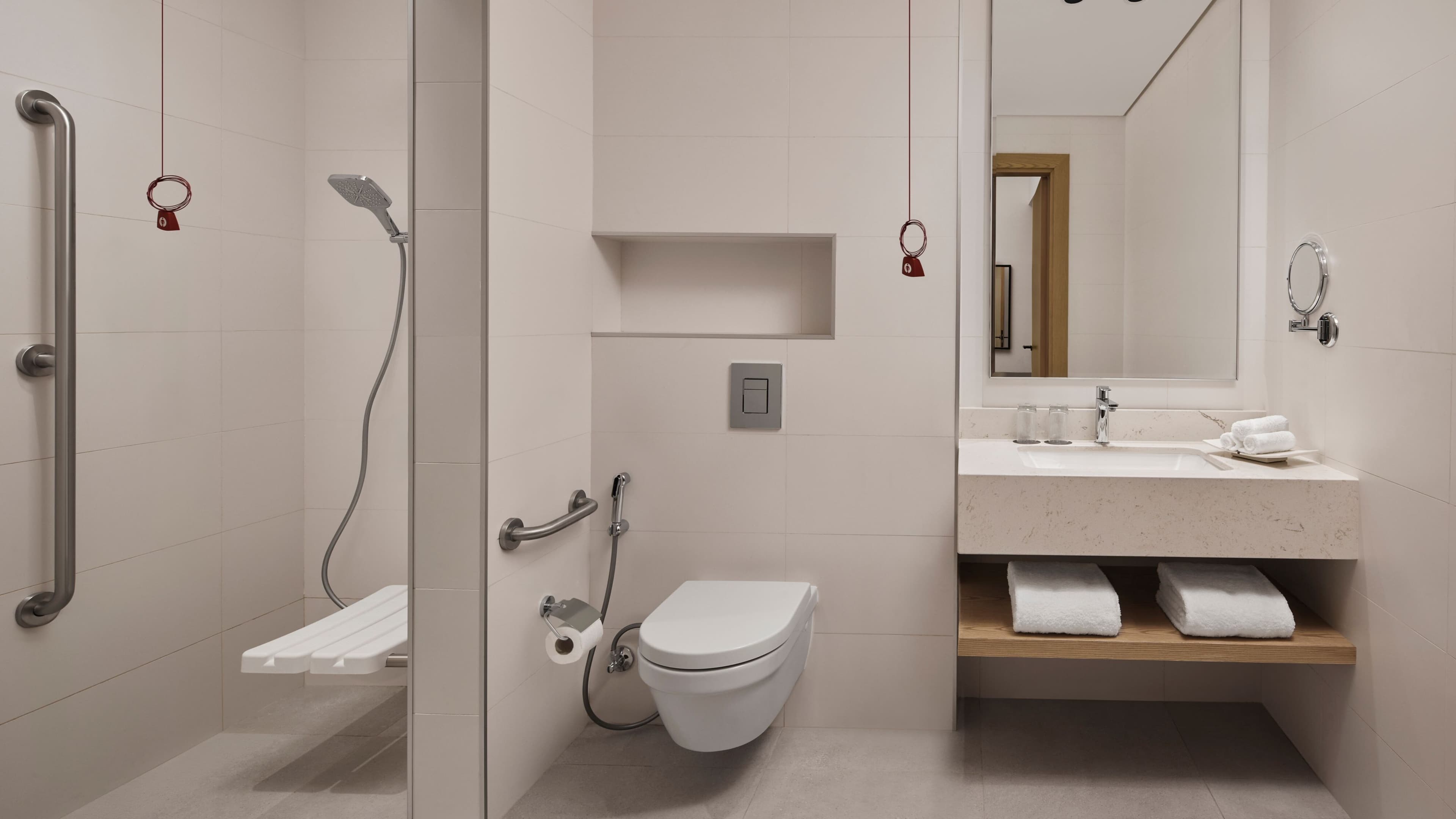 Deluxe Guest room - Image 8