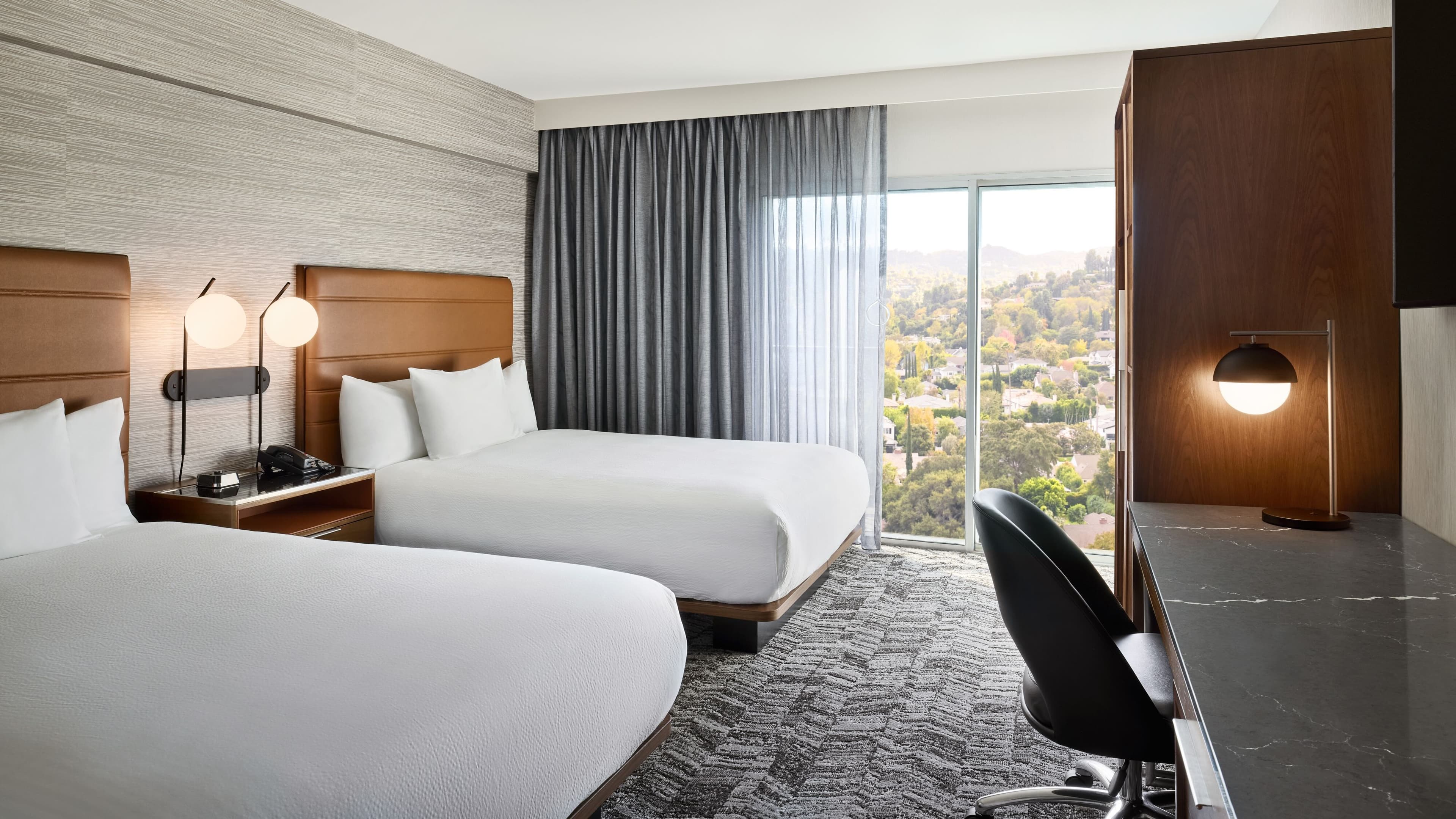 Courtyard Los Angeles Sherman Oaks — 7