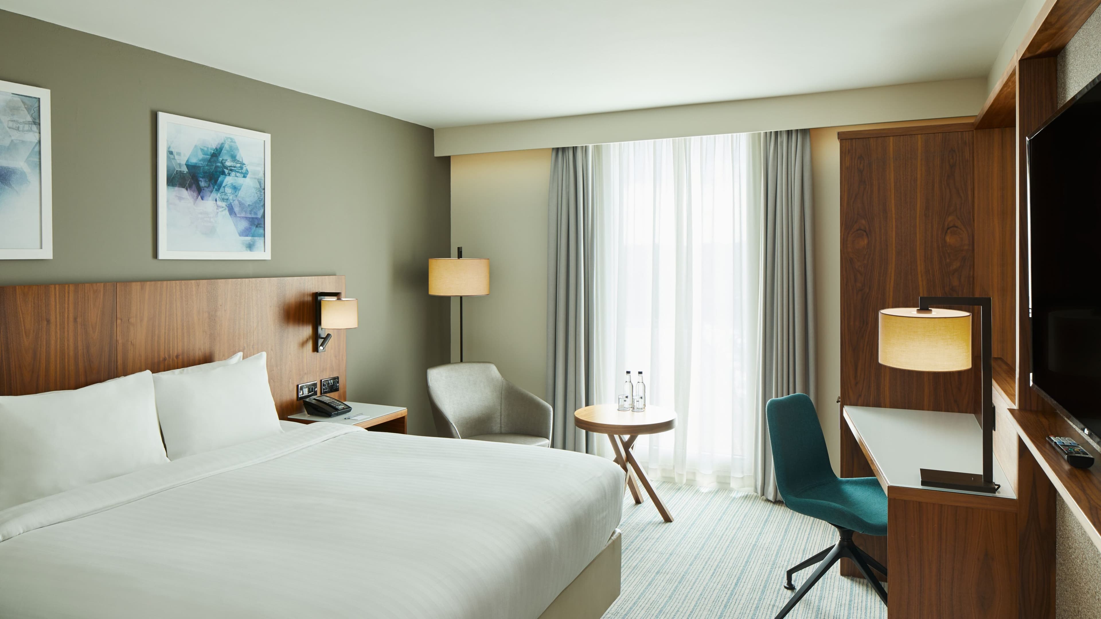 Courtyard London Gatwick Airport - Image 4