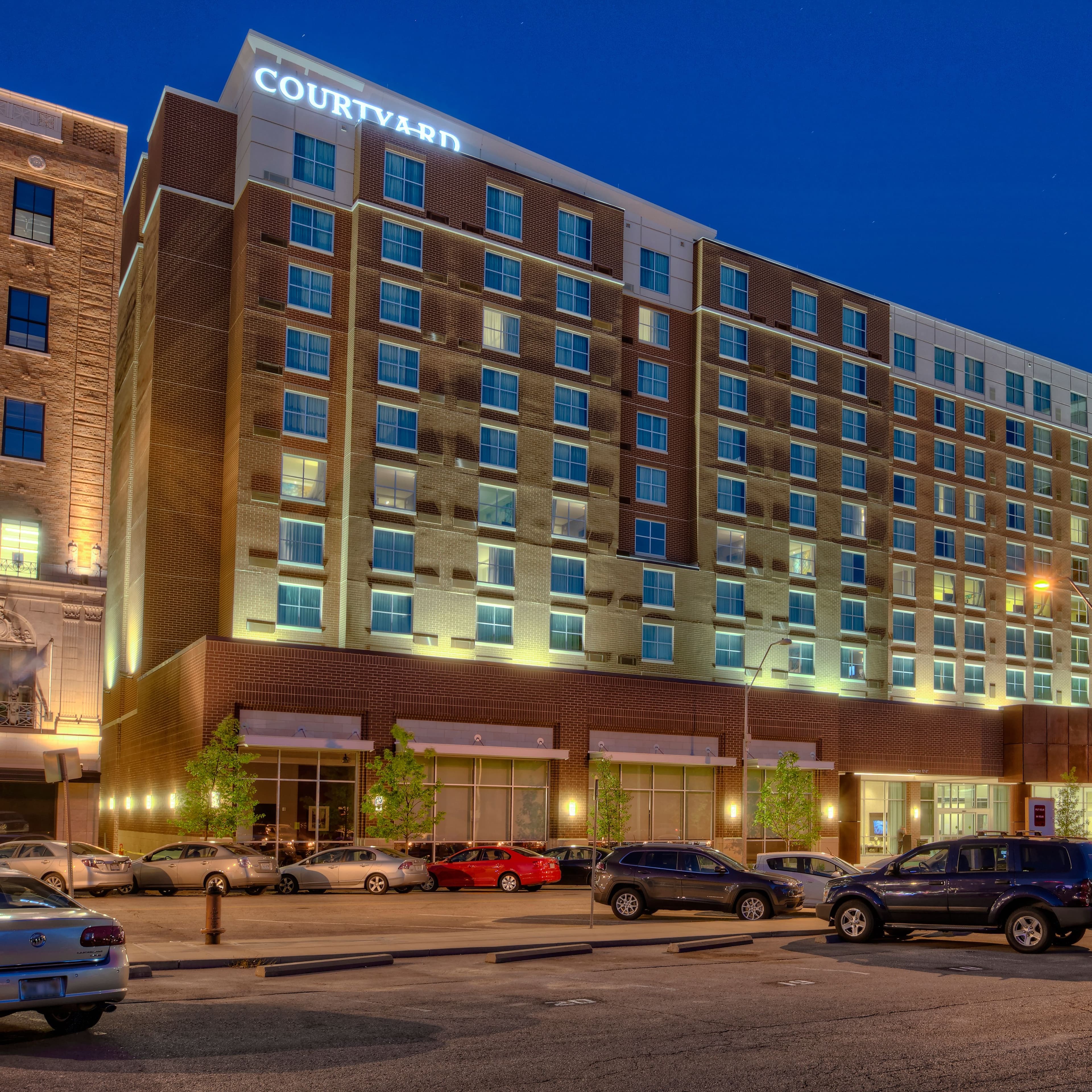 Courtyard Kansas City Downtown/Convention Center - Image 1