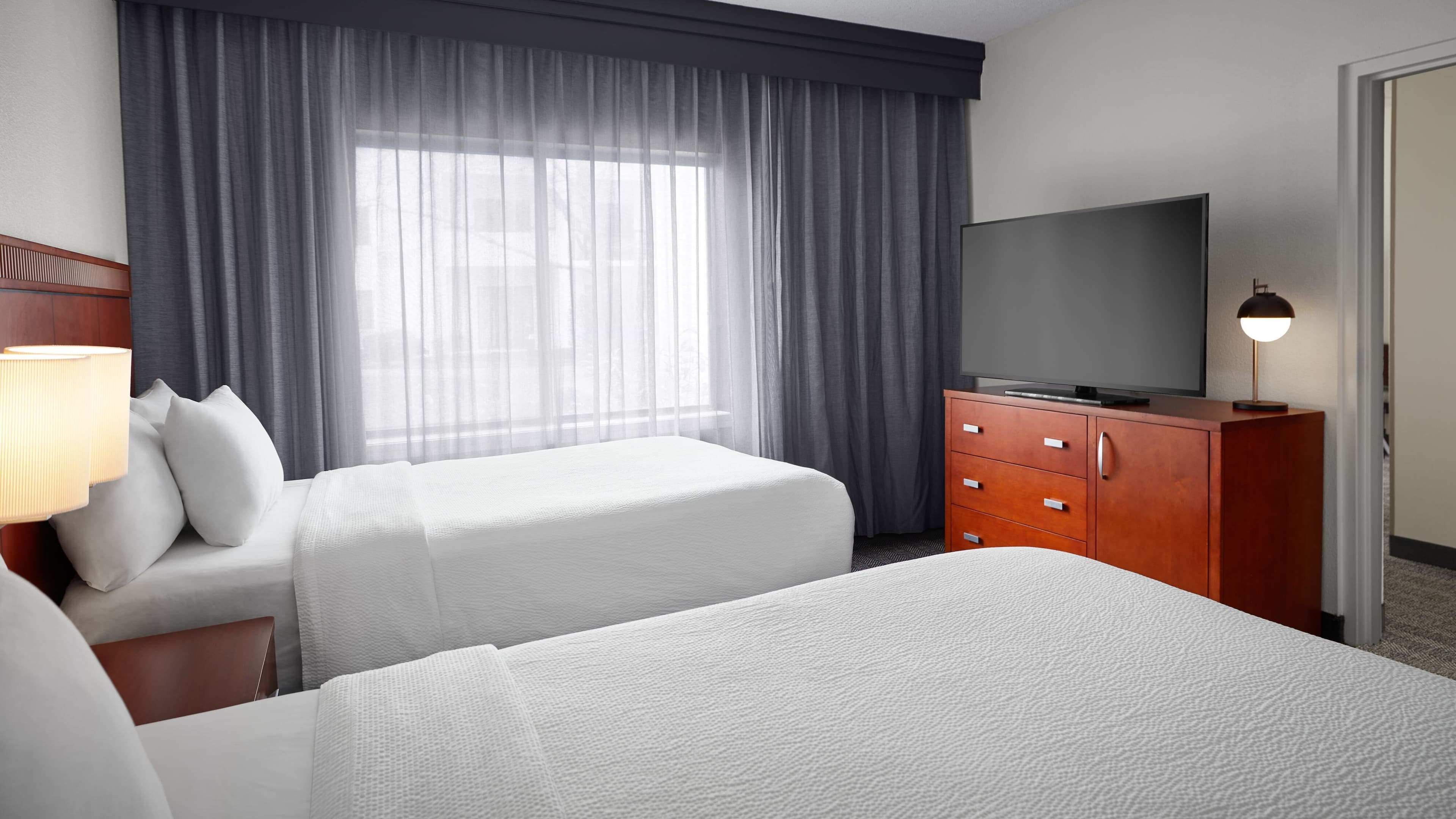 Courtyard Kansas City Overland Park/Metcalf, South of College Boulevard - Image 3