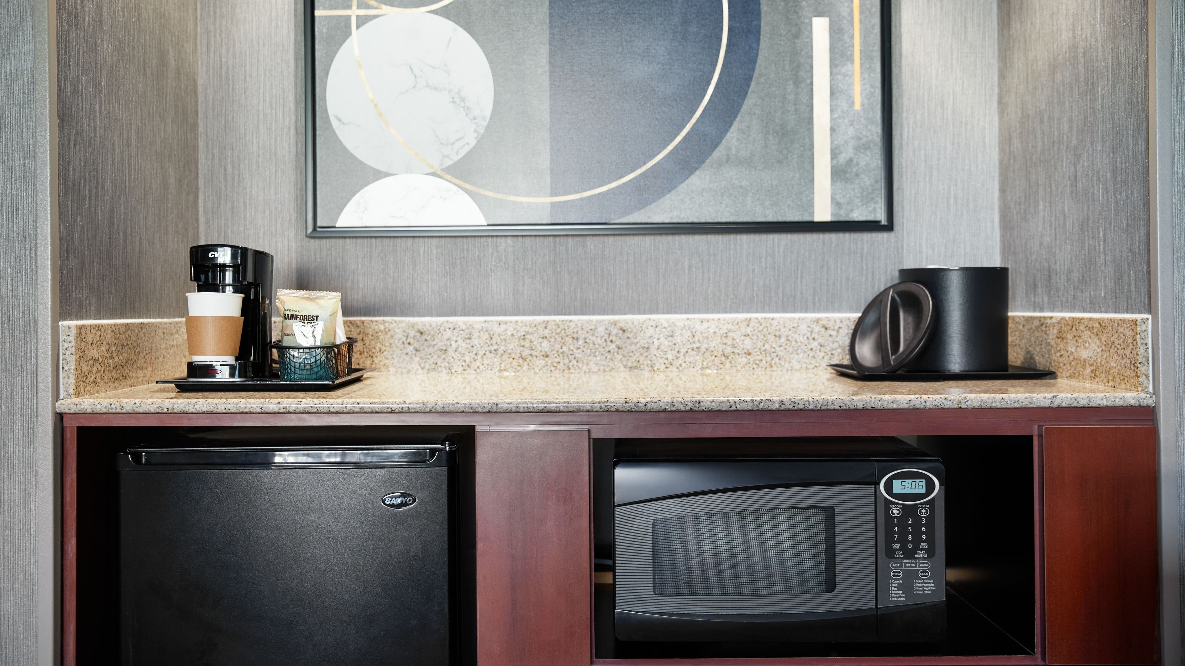 Courtyard Kansas City Overland Park/Metcalf, South of College Boulevard - Image 4