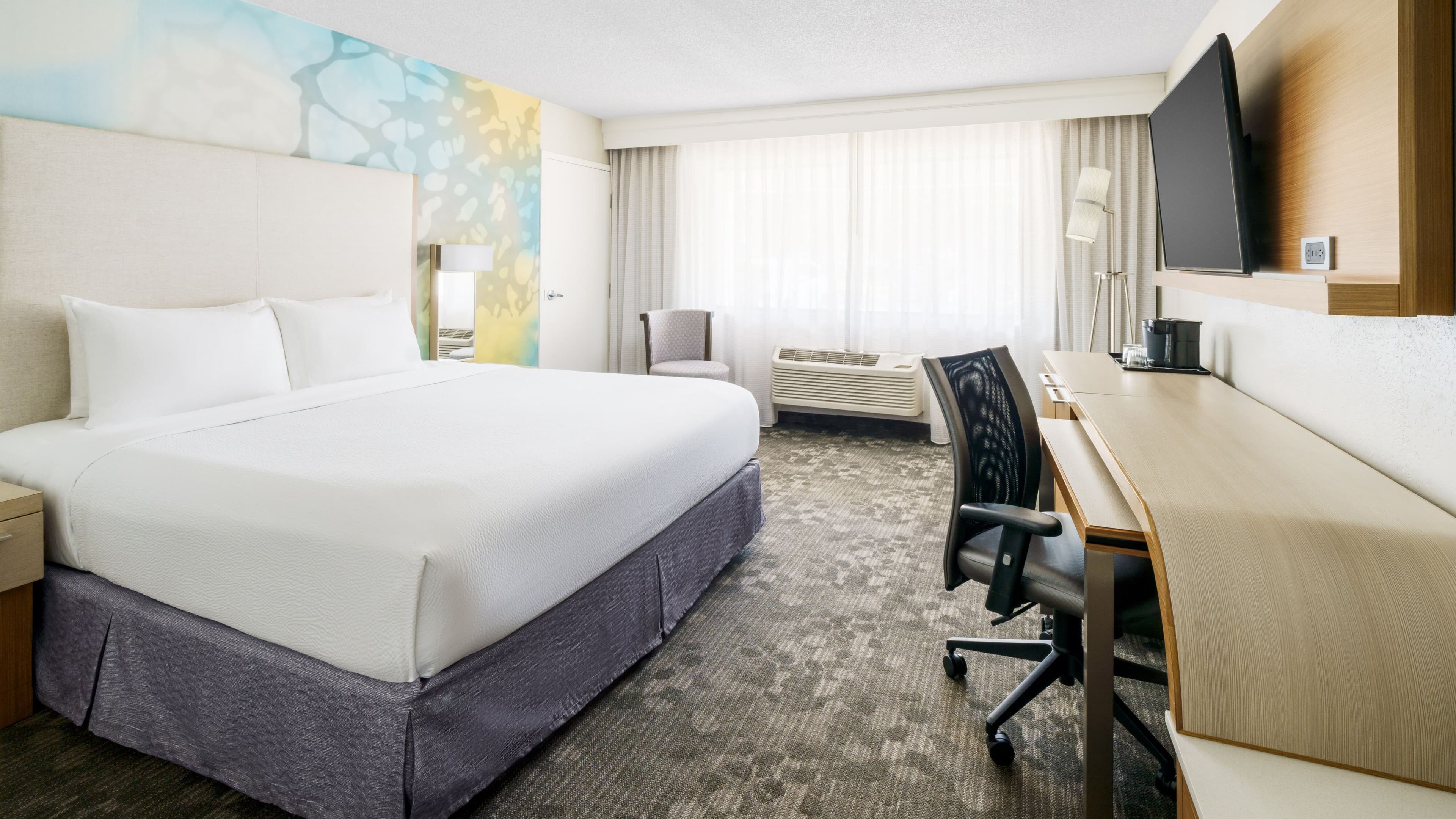 1 King Guestroom - Image 2