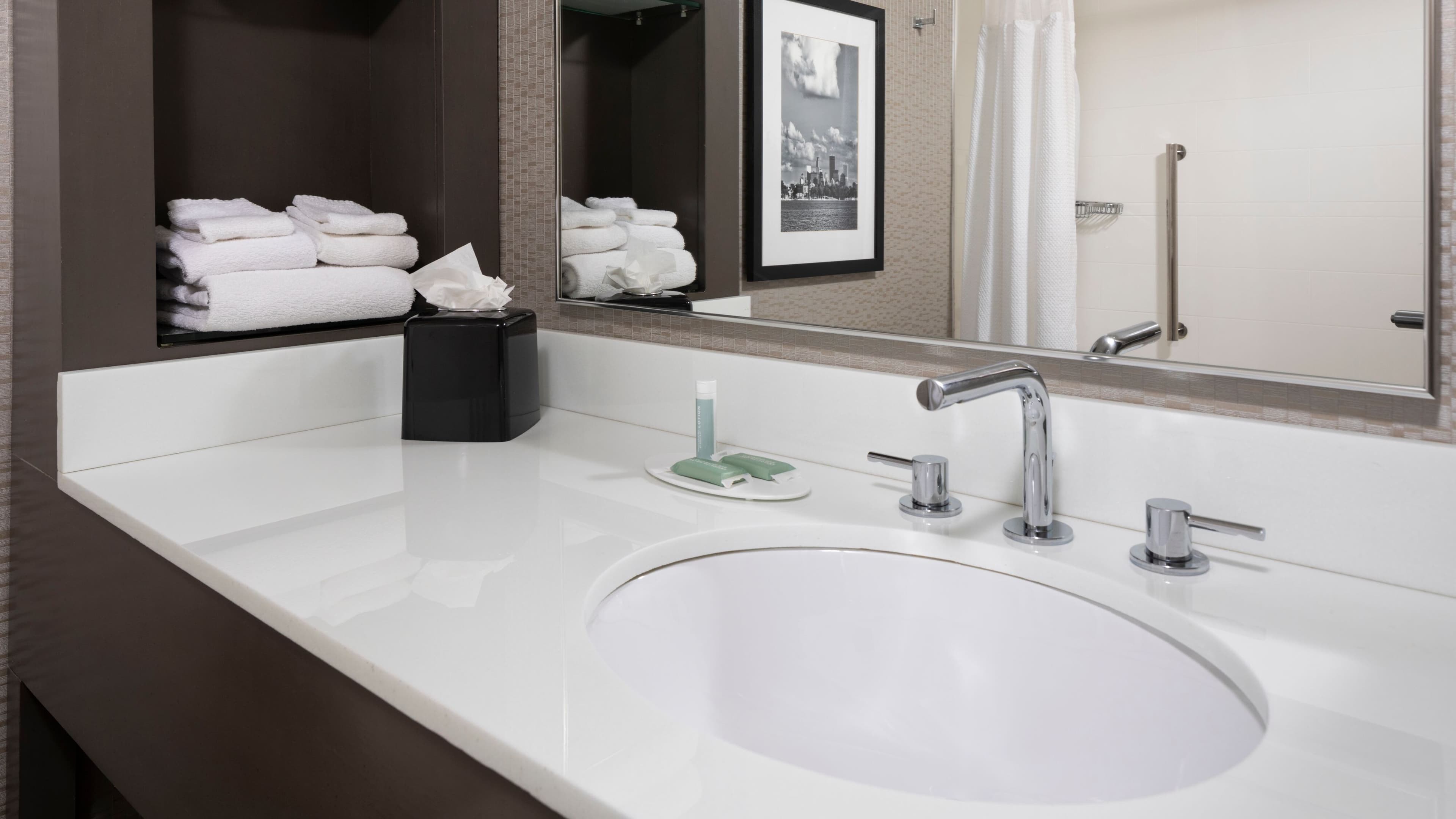 1 Bedroom Suite - Image 4