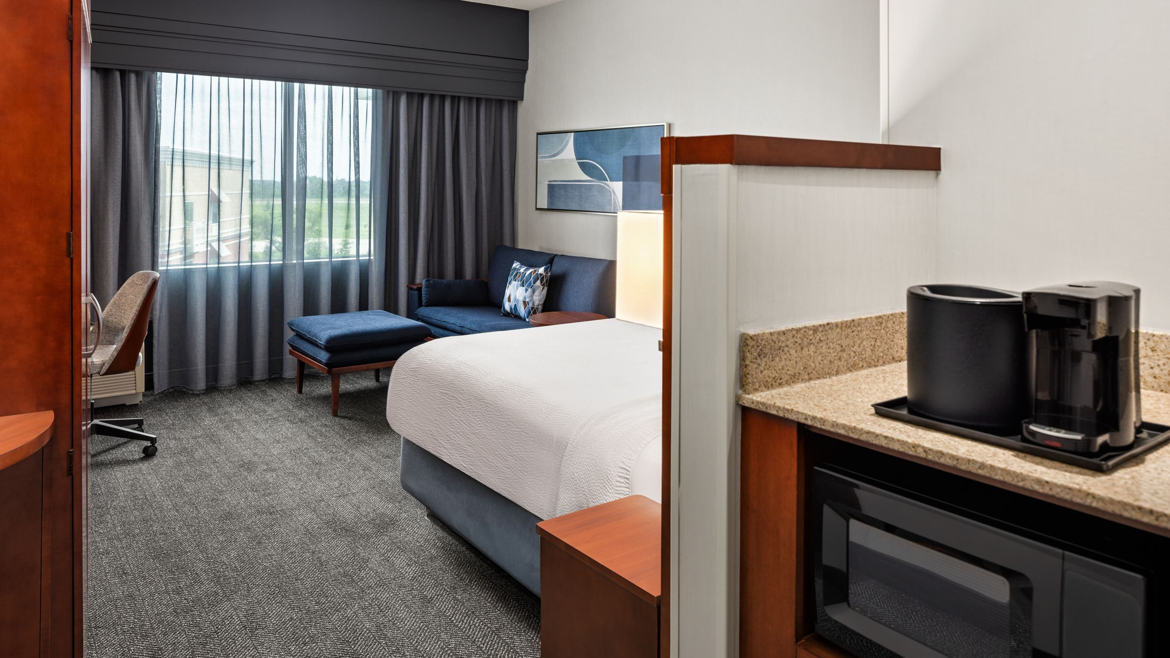 Staybridge Suites Mpls-Maple Grove/Arbor Lakes — 7