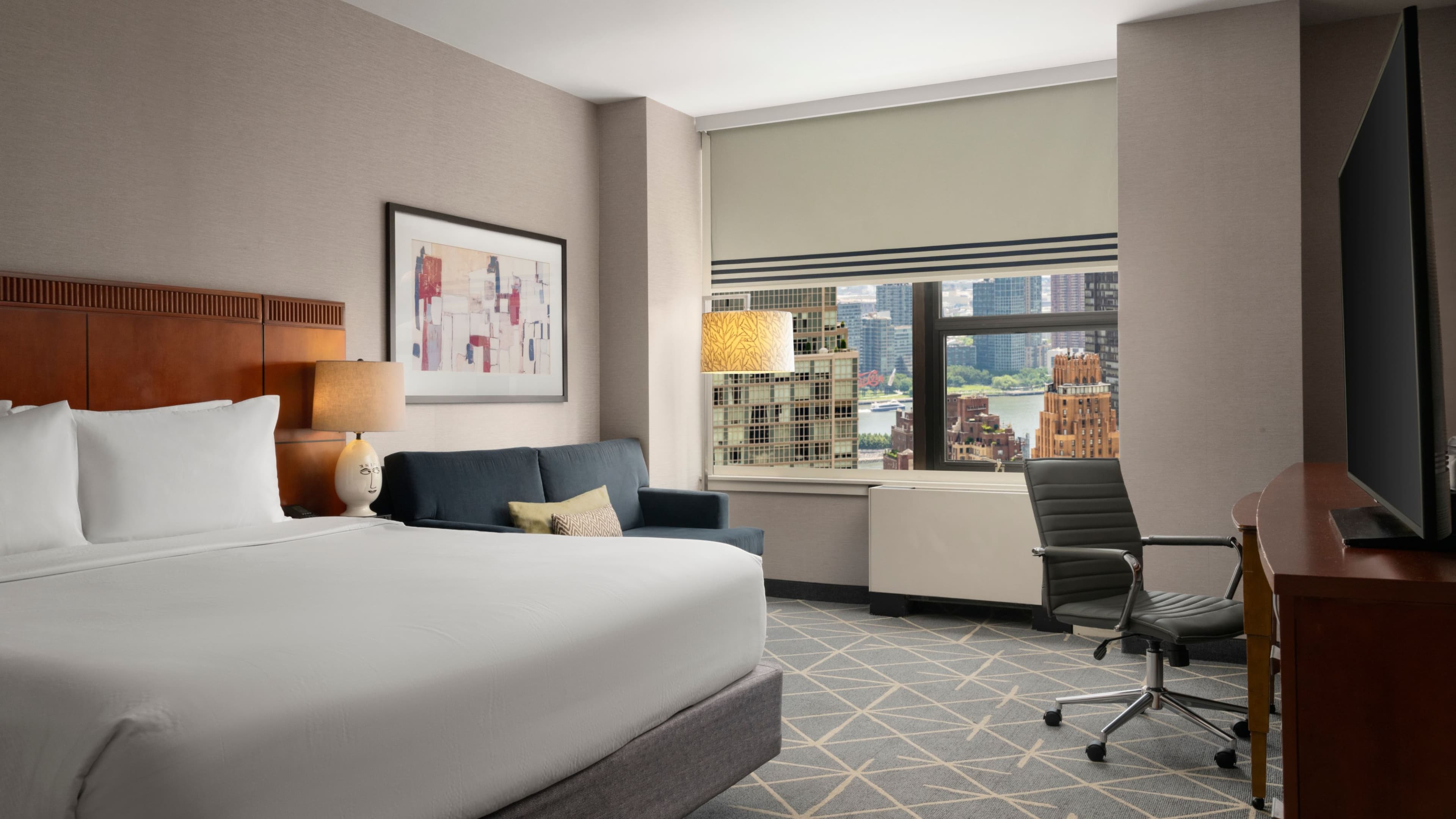 350 Sqft Larger King Room - Image 1