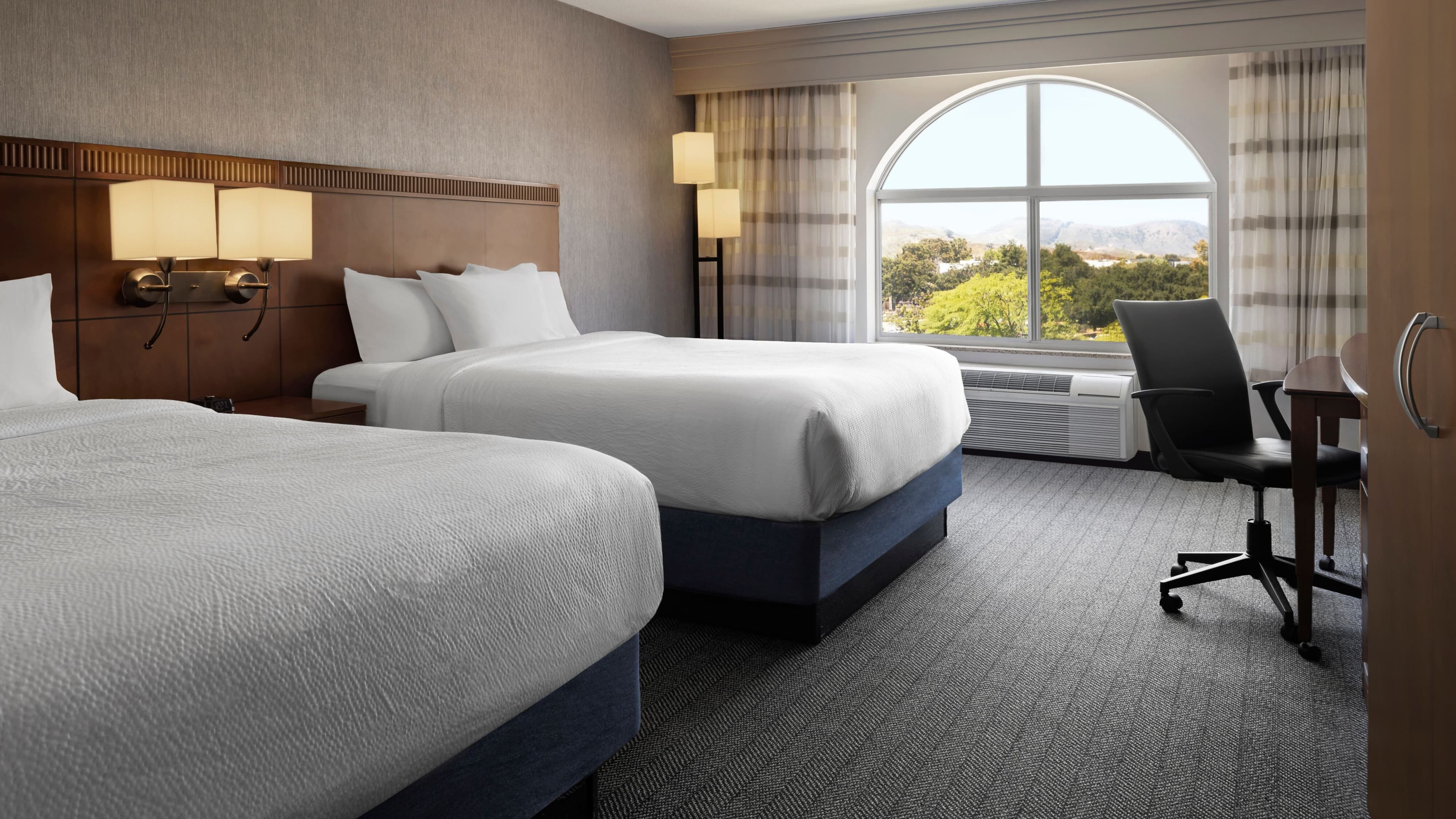 Courtyard Ventura Simi Valley - Image 5