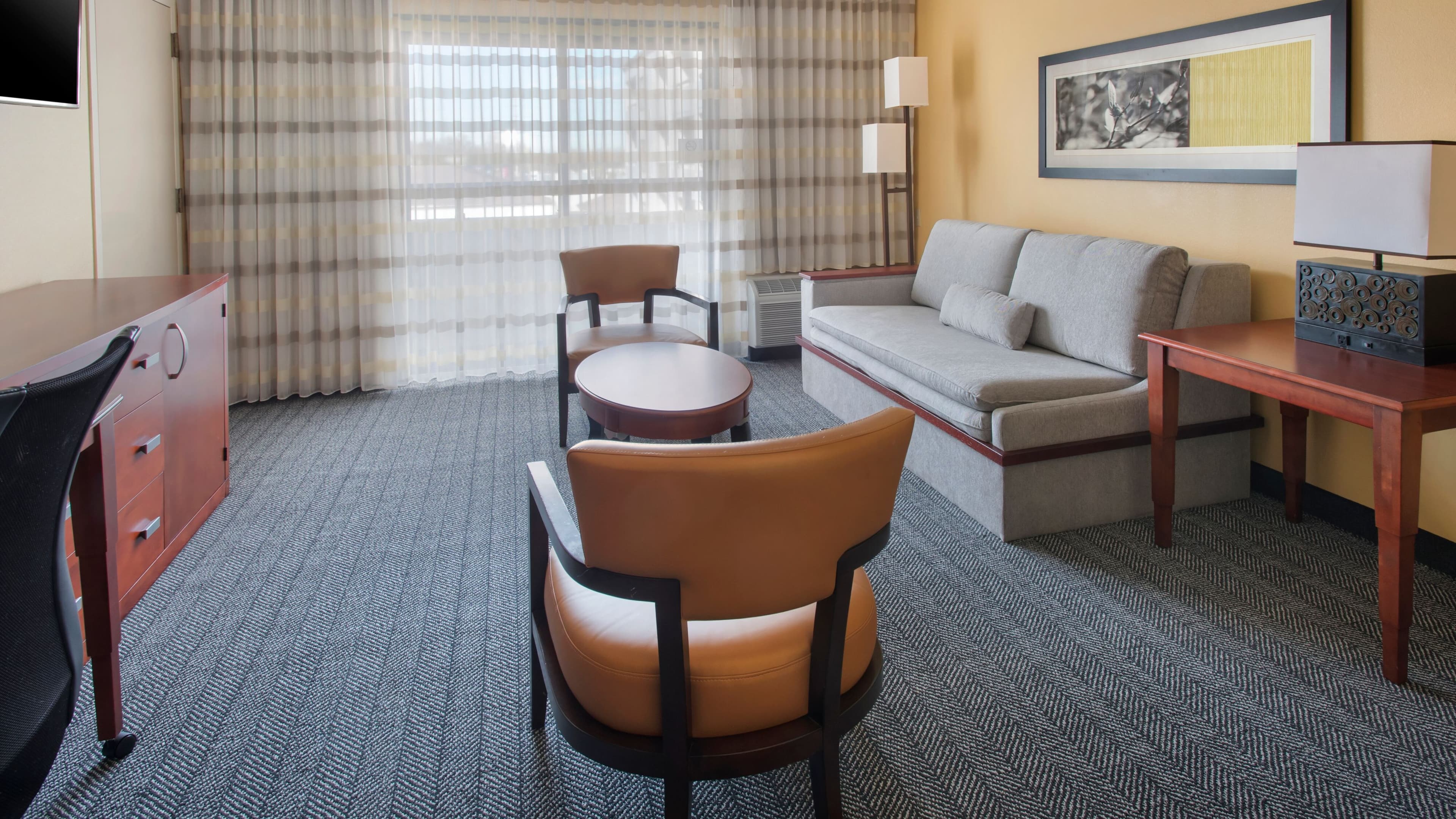 Courtyard Mt. Laurel Cherry Hill — 11