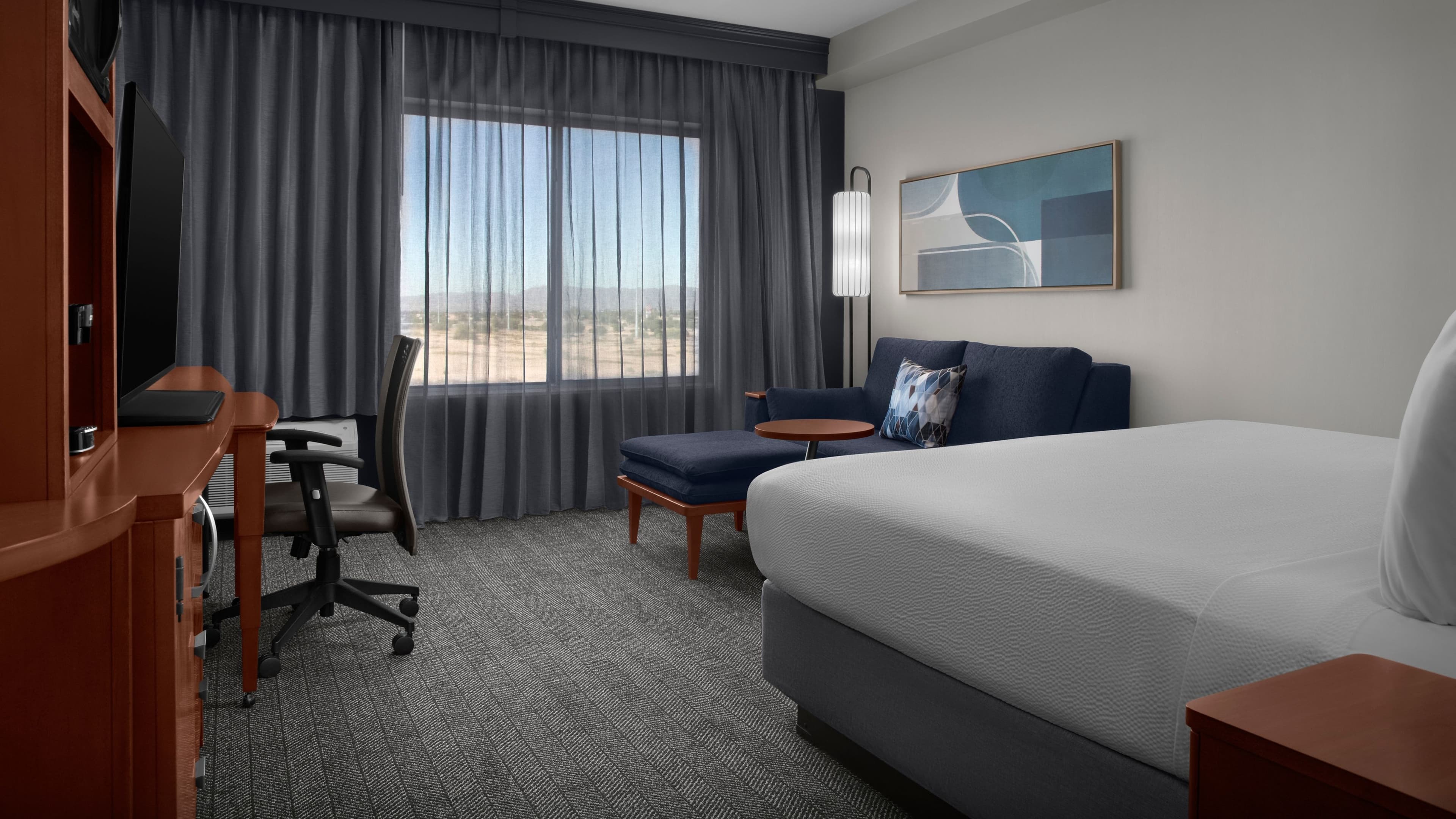 Courtyard Phoenix Chandler/Fashion Center - Image 4