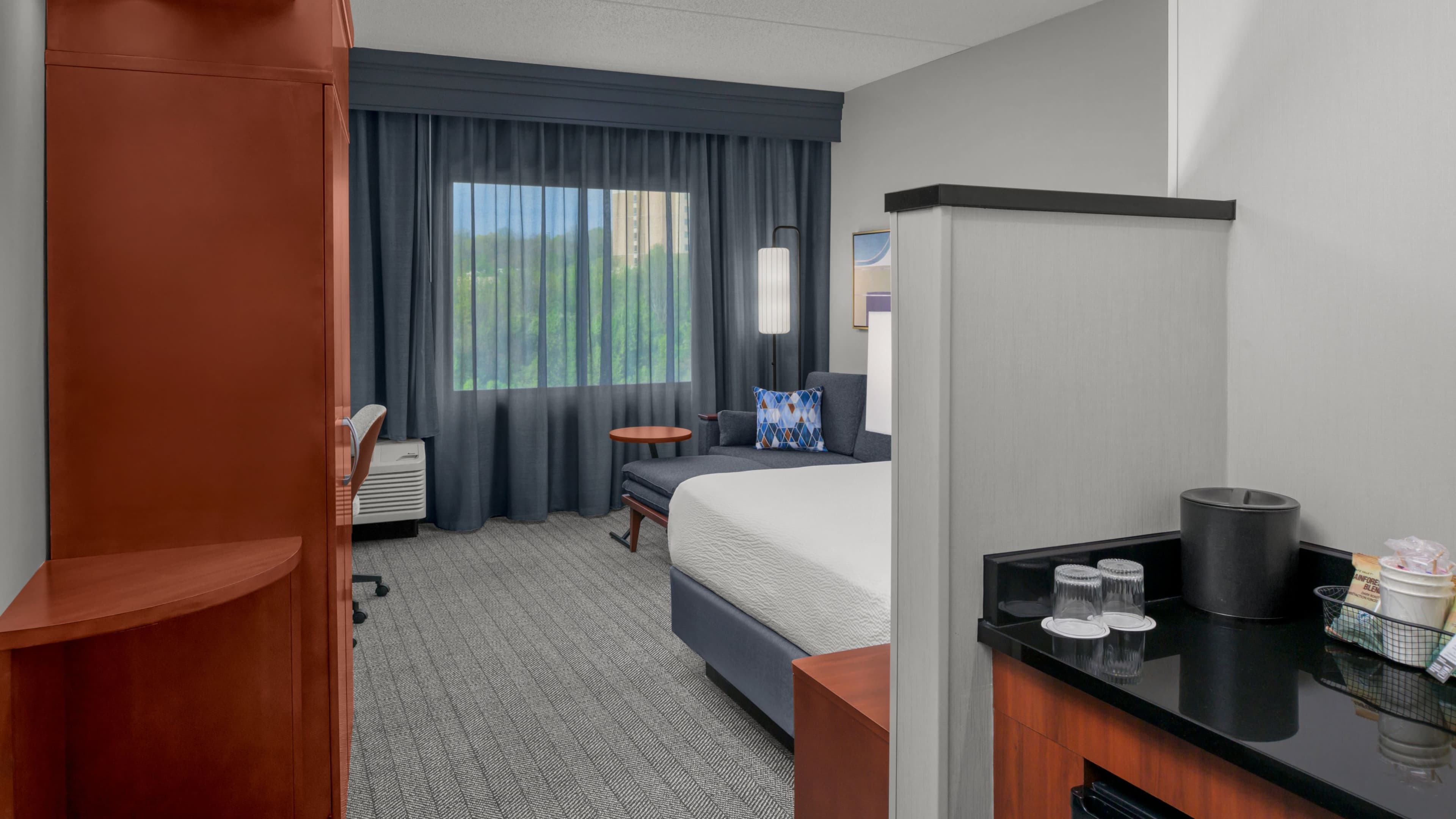 King Guest Room - Image 3