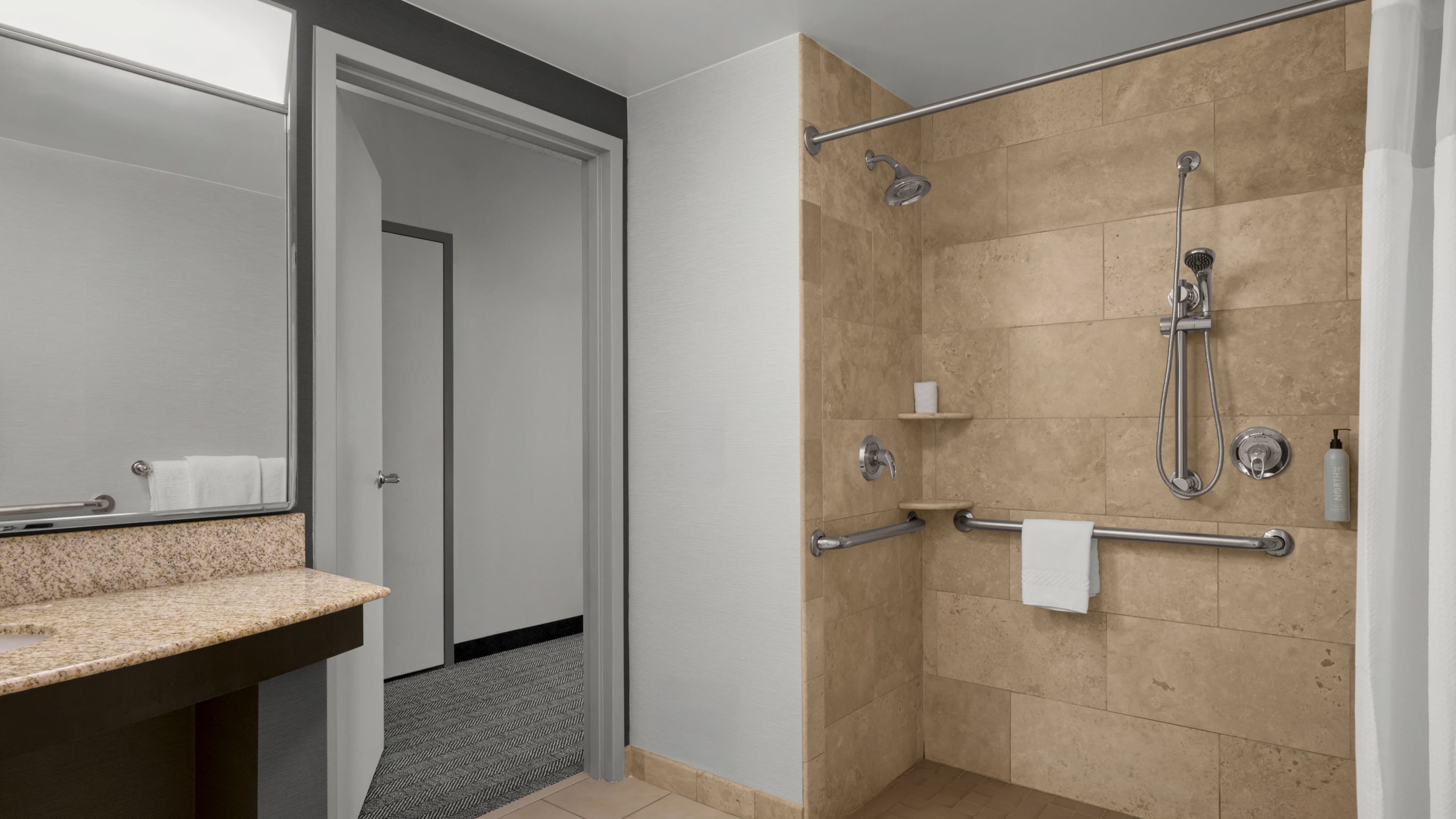 King Guest Room - Image 9