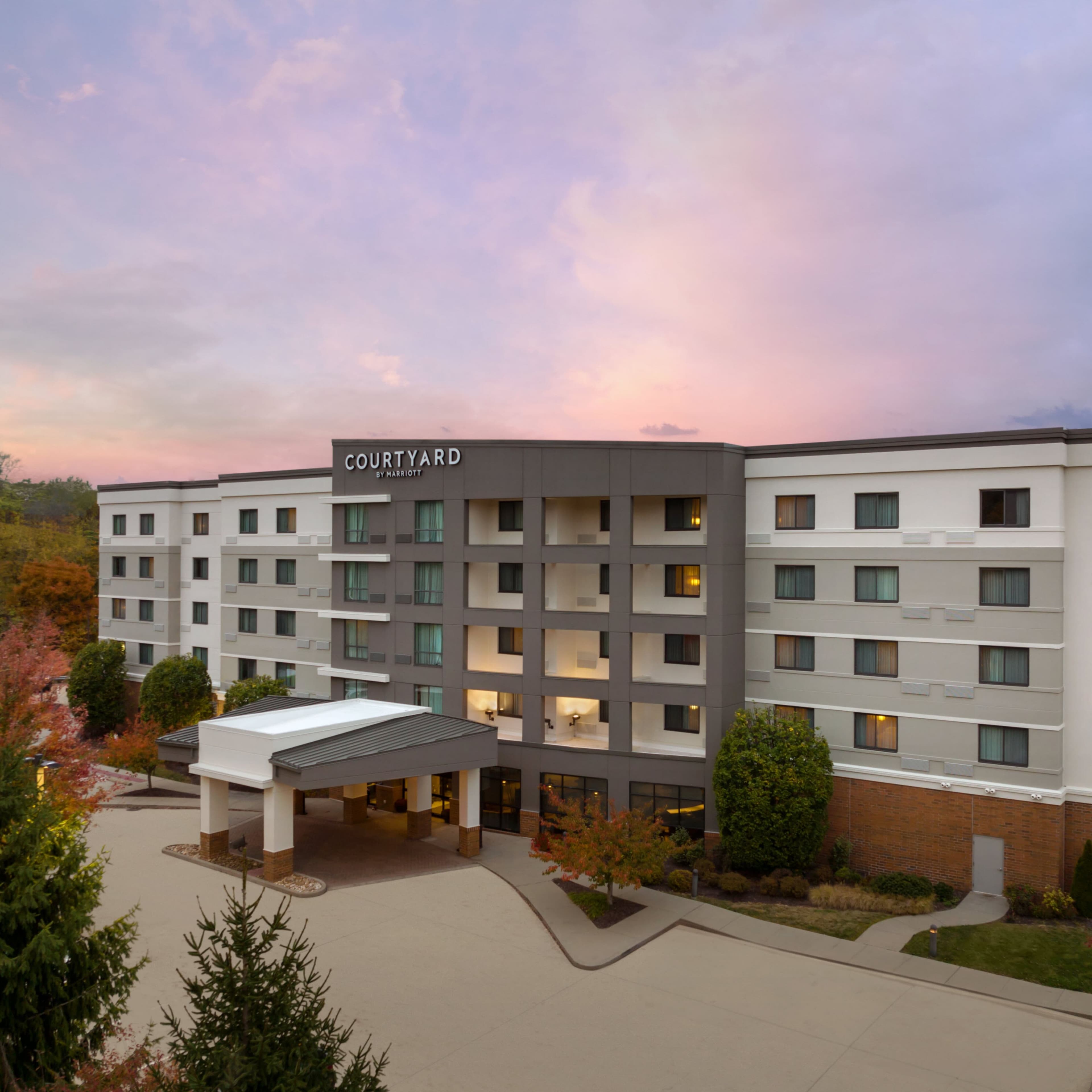 Courtyard Pittsburgh Washington/Meadow Lands - Image 1
