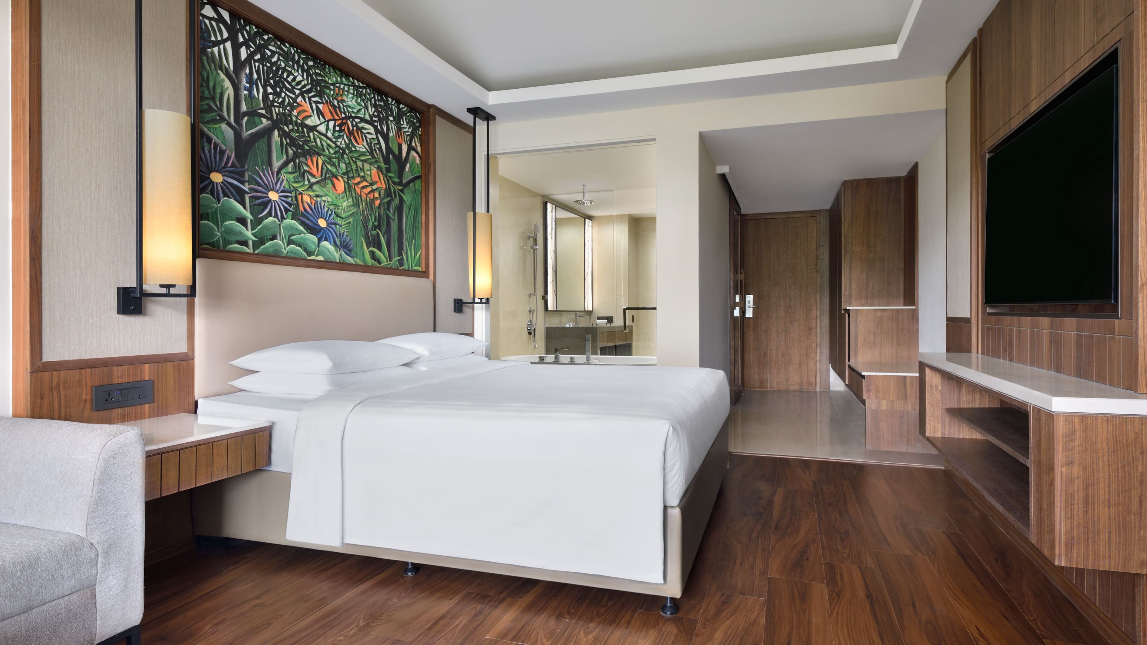 Deluxe Room with Bathtub - Image 2