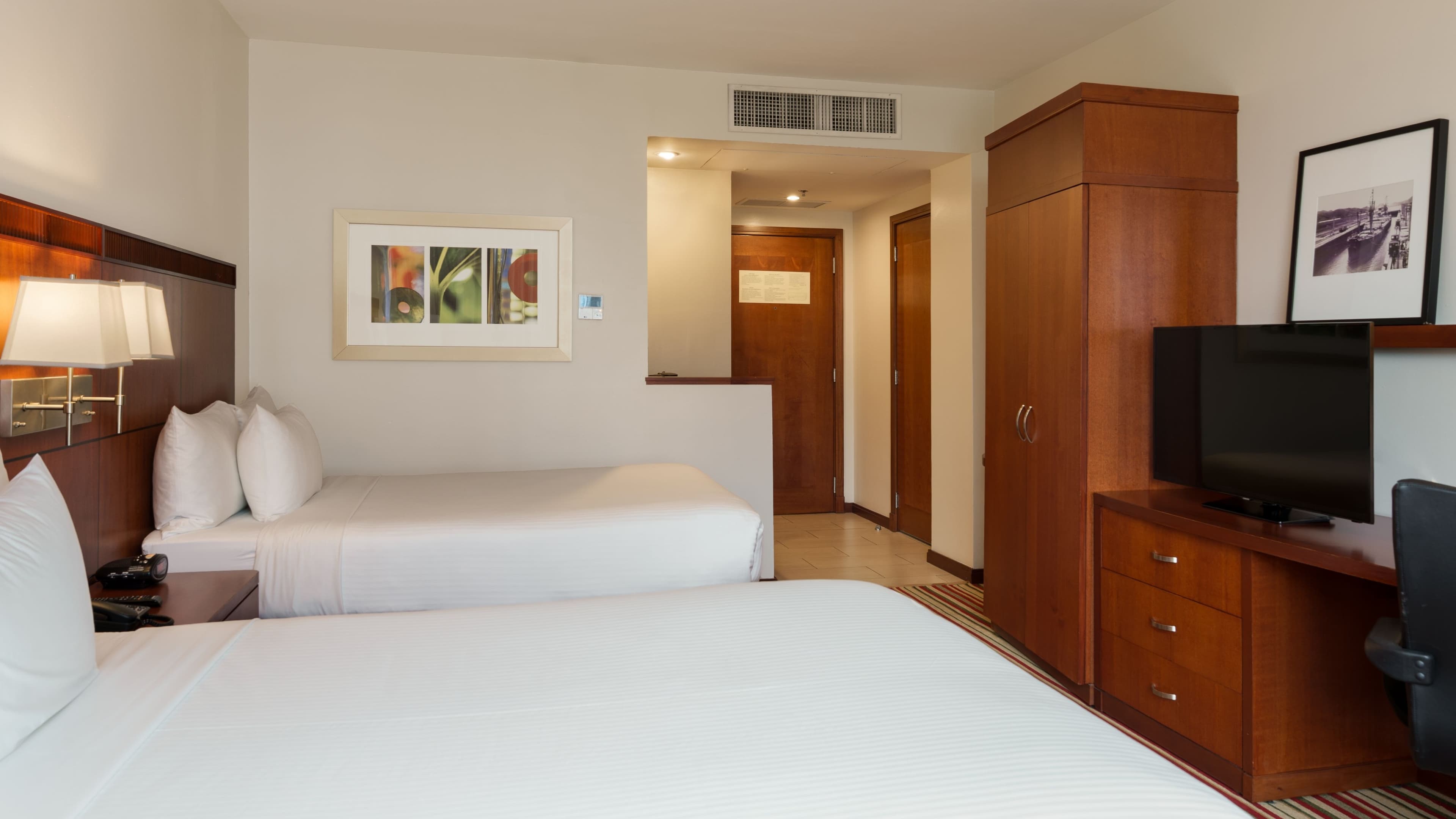 Courtyard Panama Multiplaza Mall - Image 2