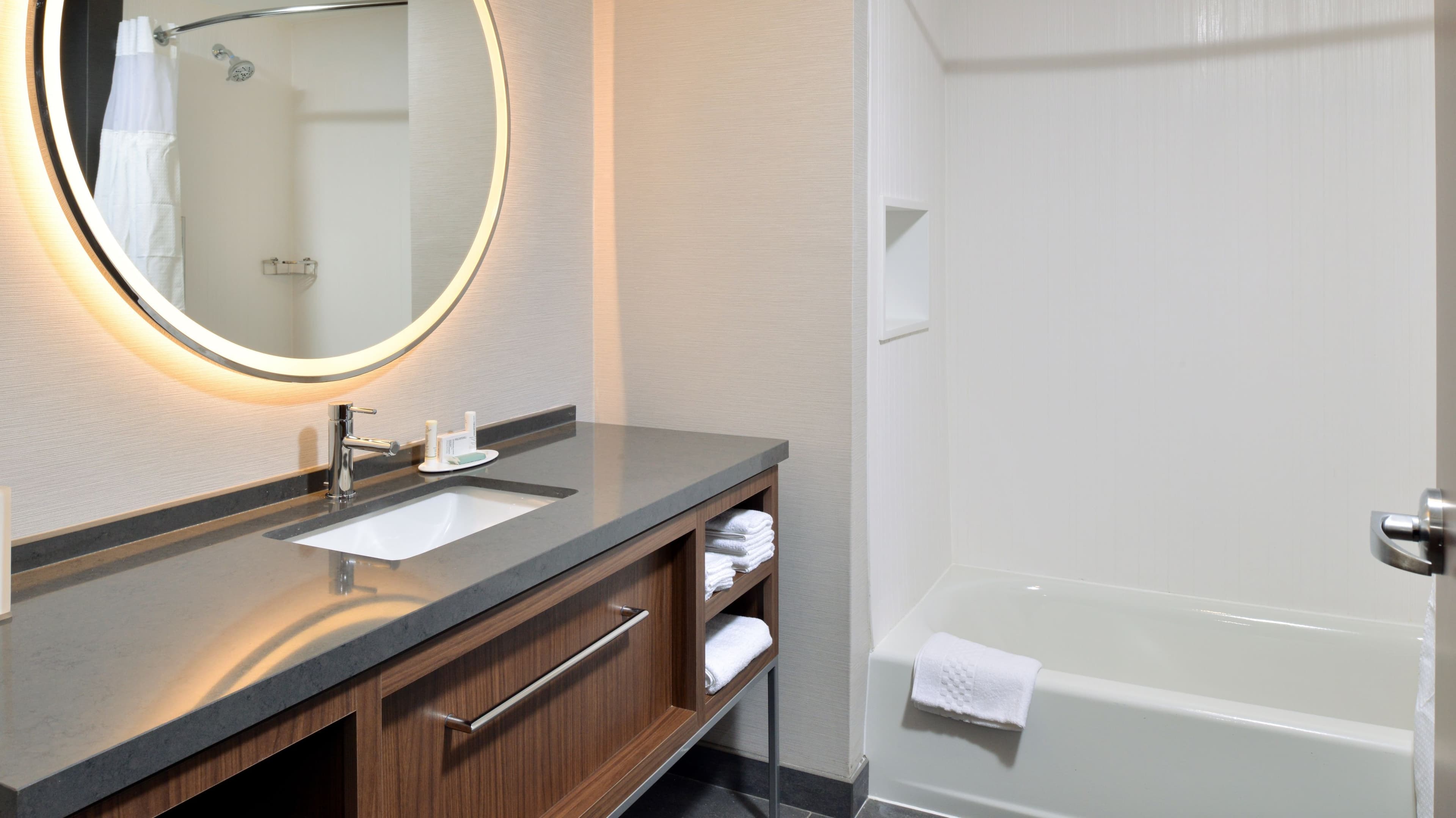 Courtyard Raleigh Cary Crossroads - Image 5