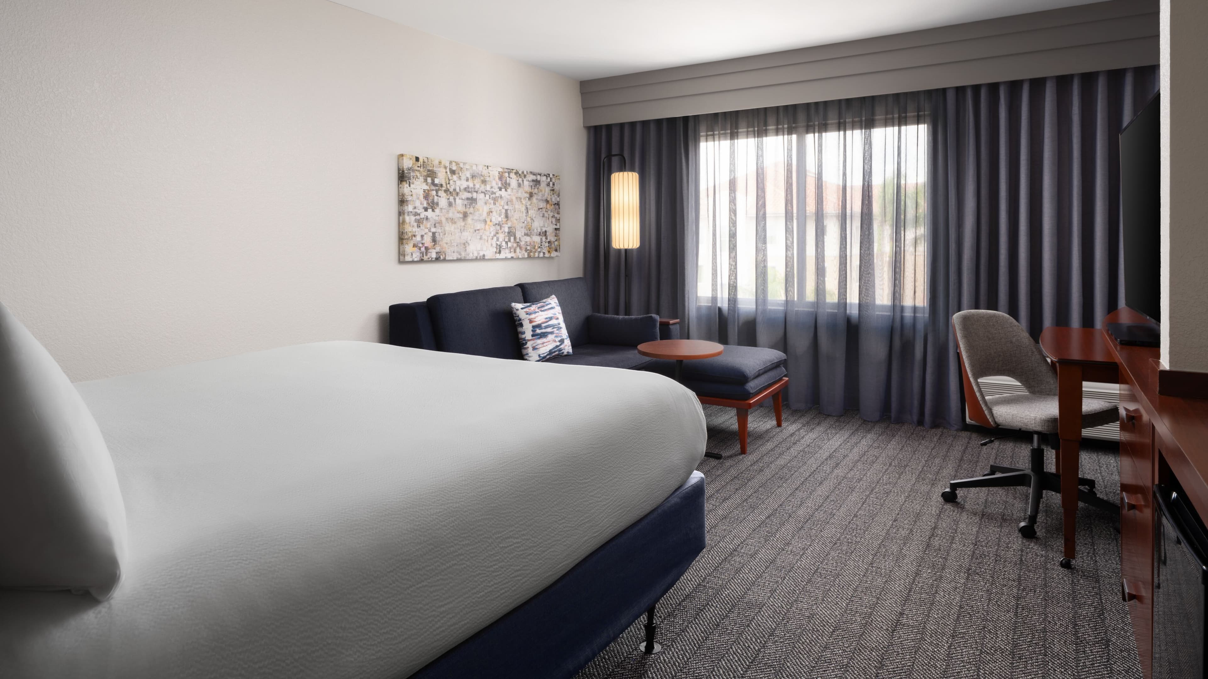 Courtyard Fort Myers at I-75 and Gulf Coast Town Center - Image 3