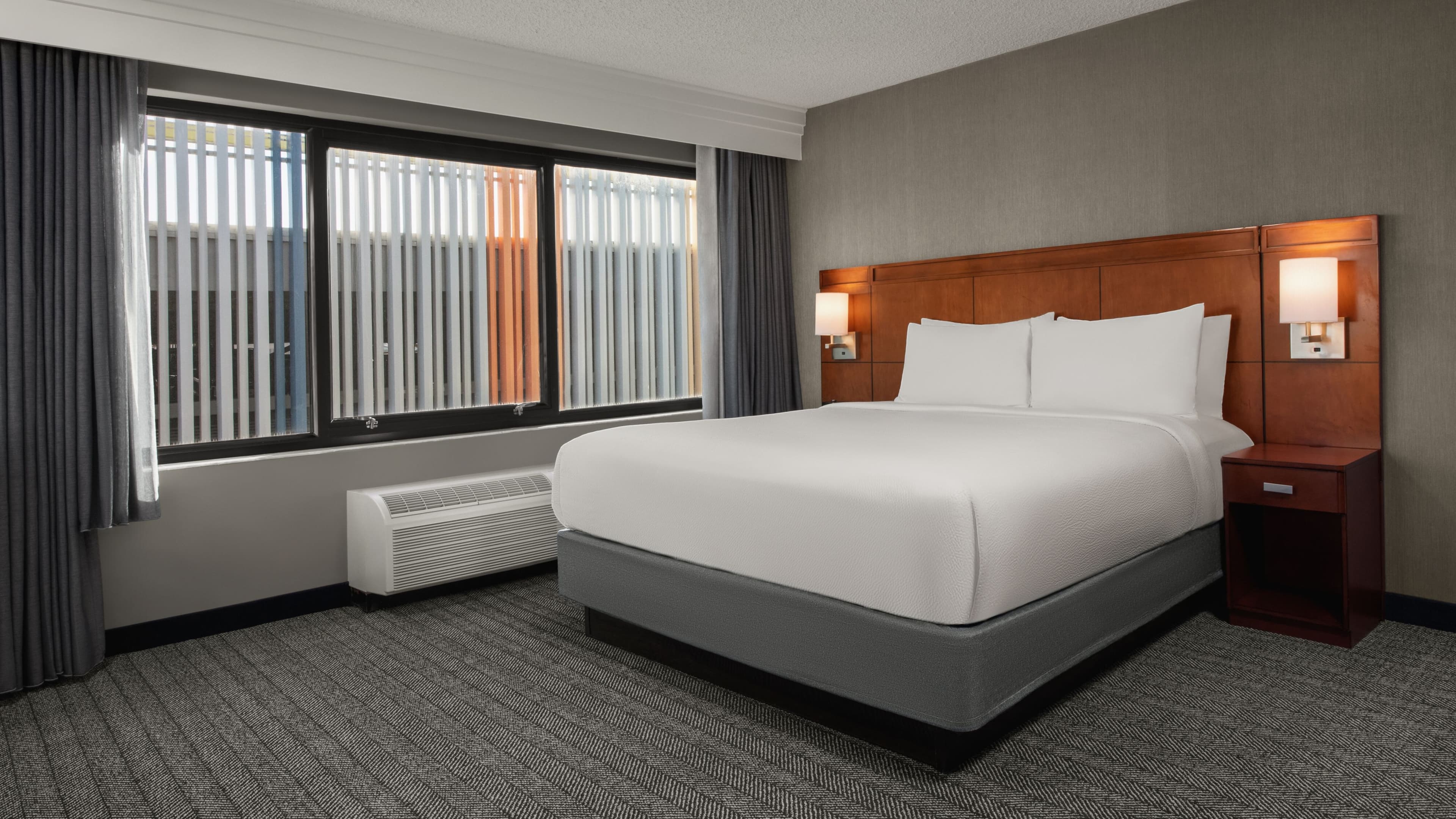 Courtyard San Francisco Fisherman's Wharf - Image 3