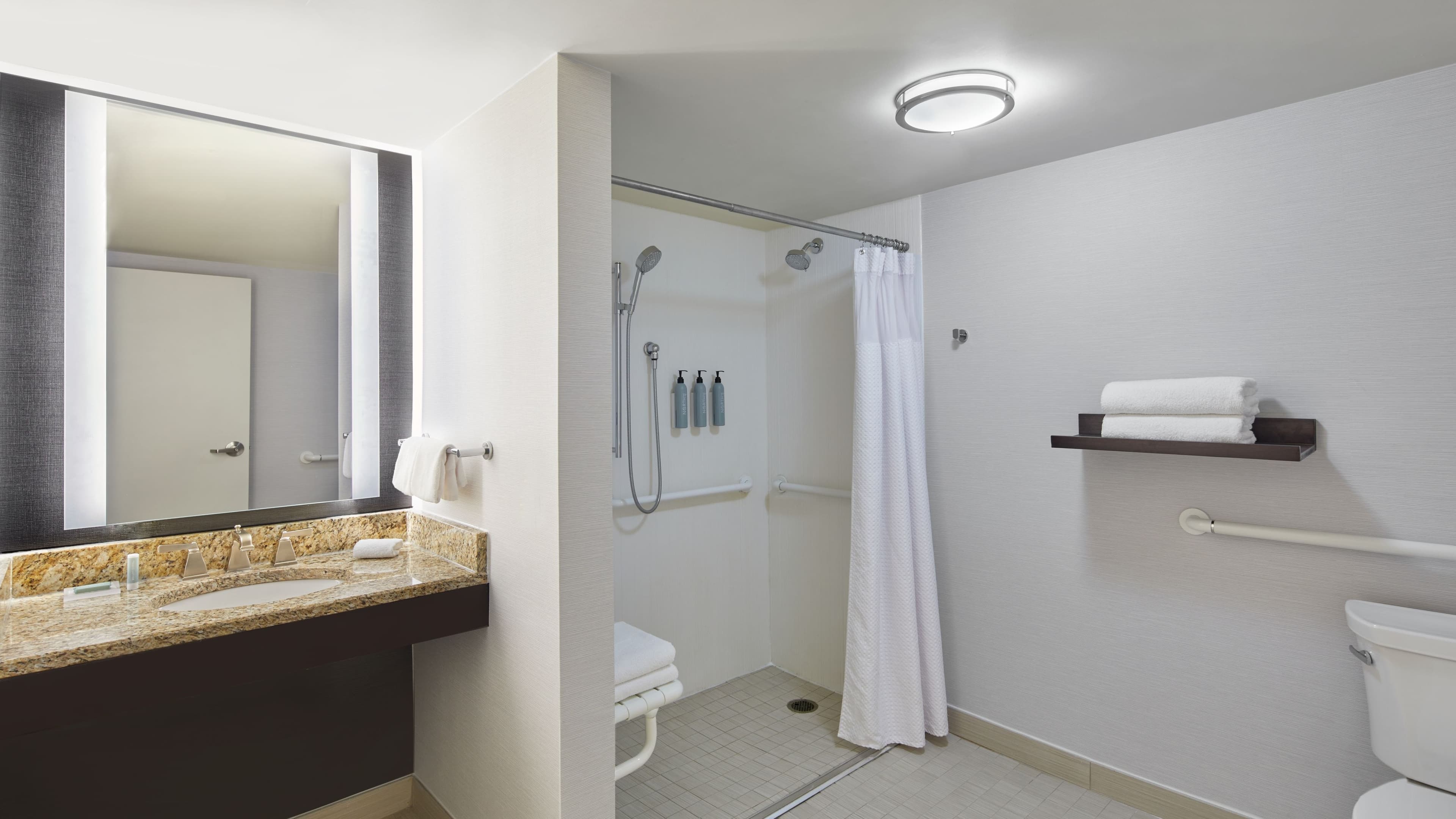 Courtyard Lebanon - Image 4