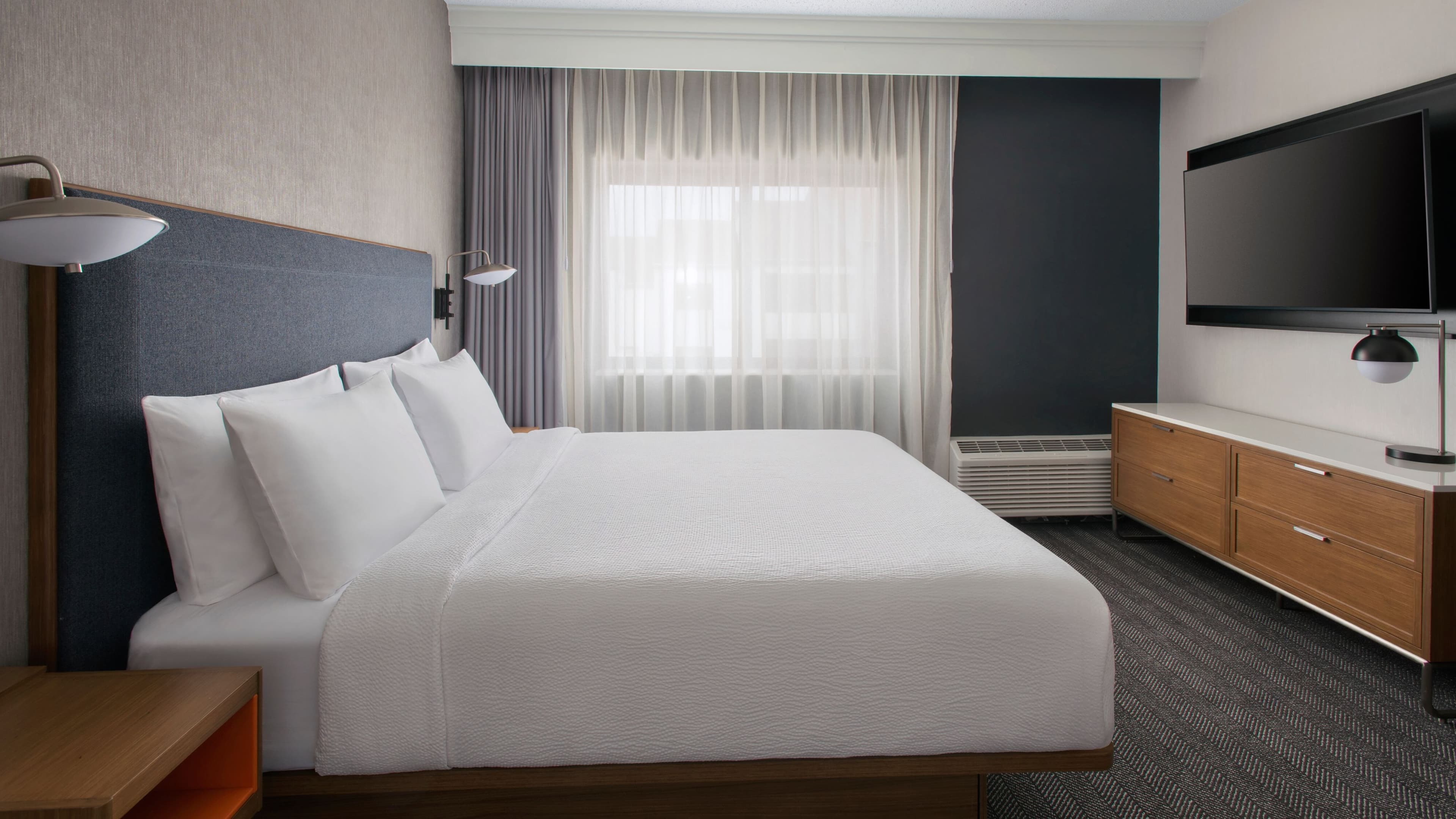 Courtyard Syracuse Carrier Circle — 3