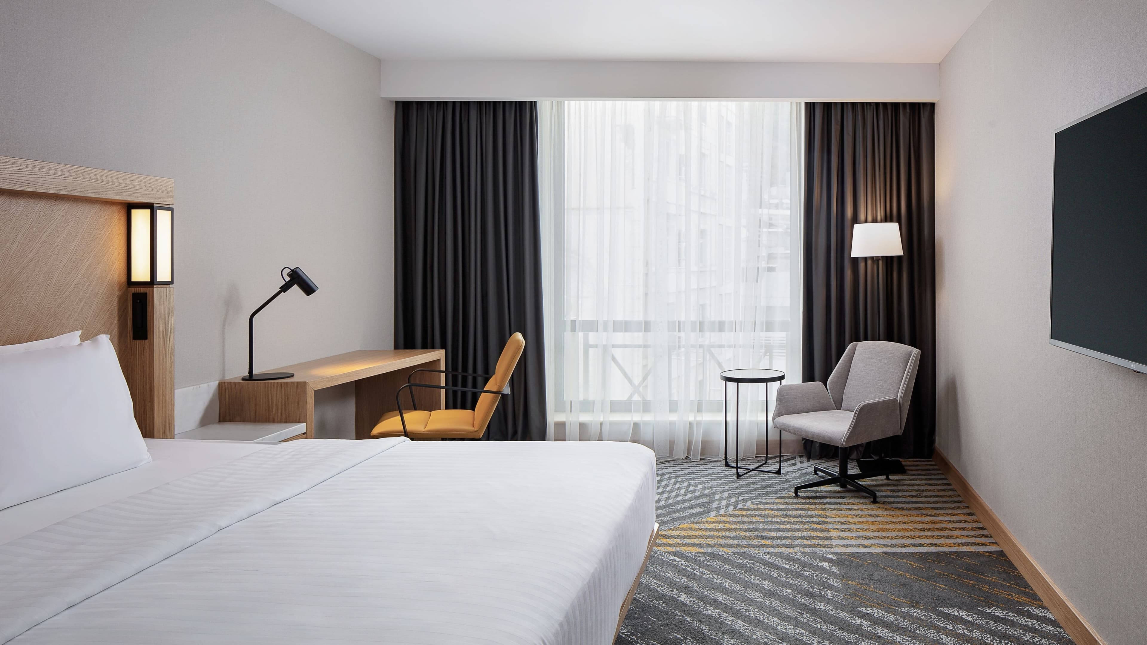 Deluxe King Room - Image 1