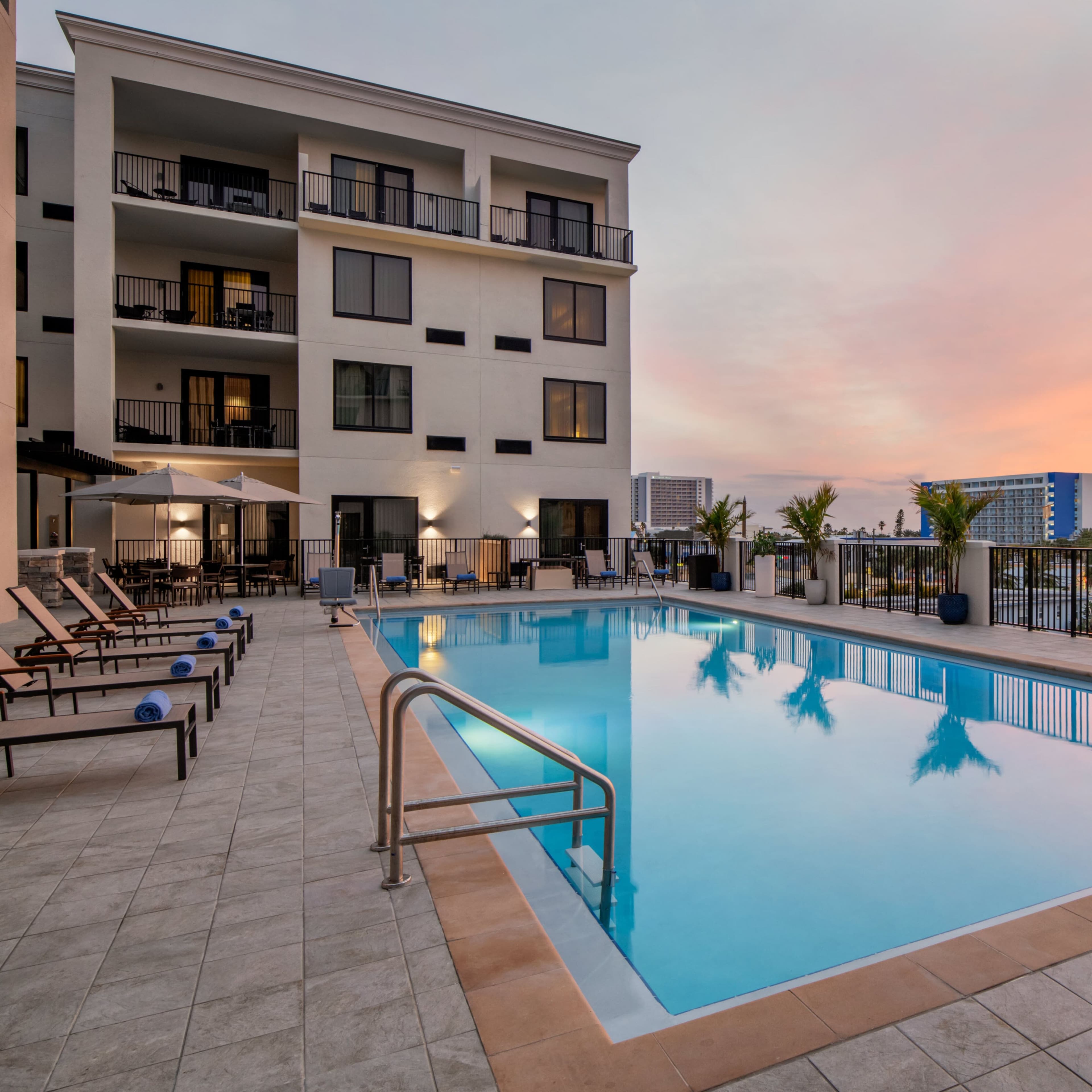 Courtyard Clearwater Beach - Image 1