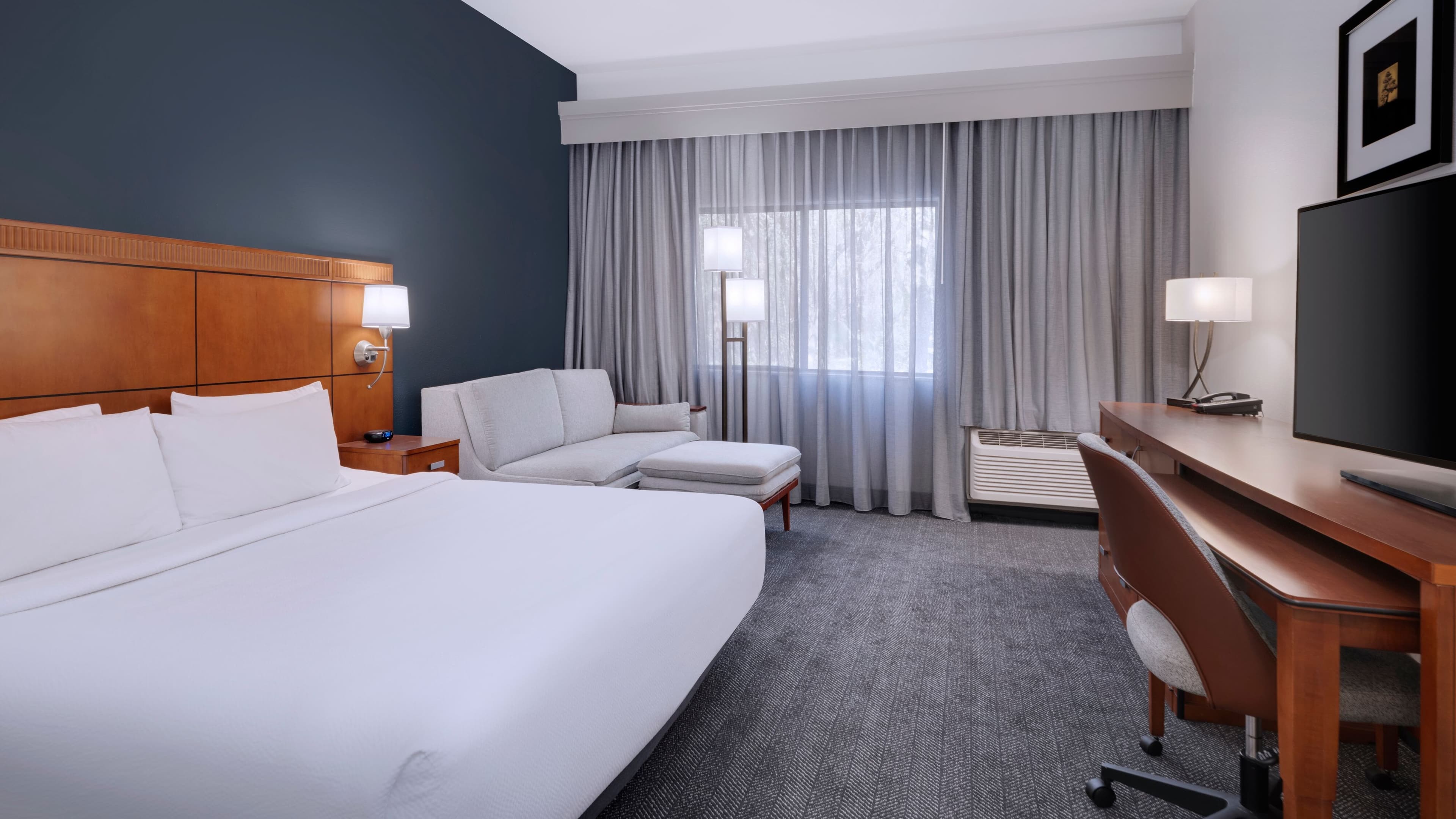 One King Bed - Image 2