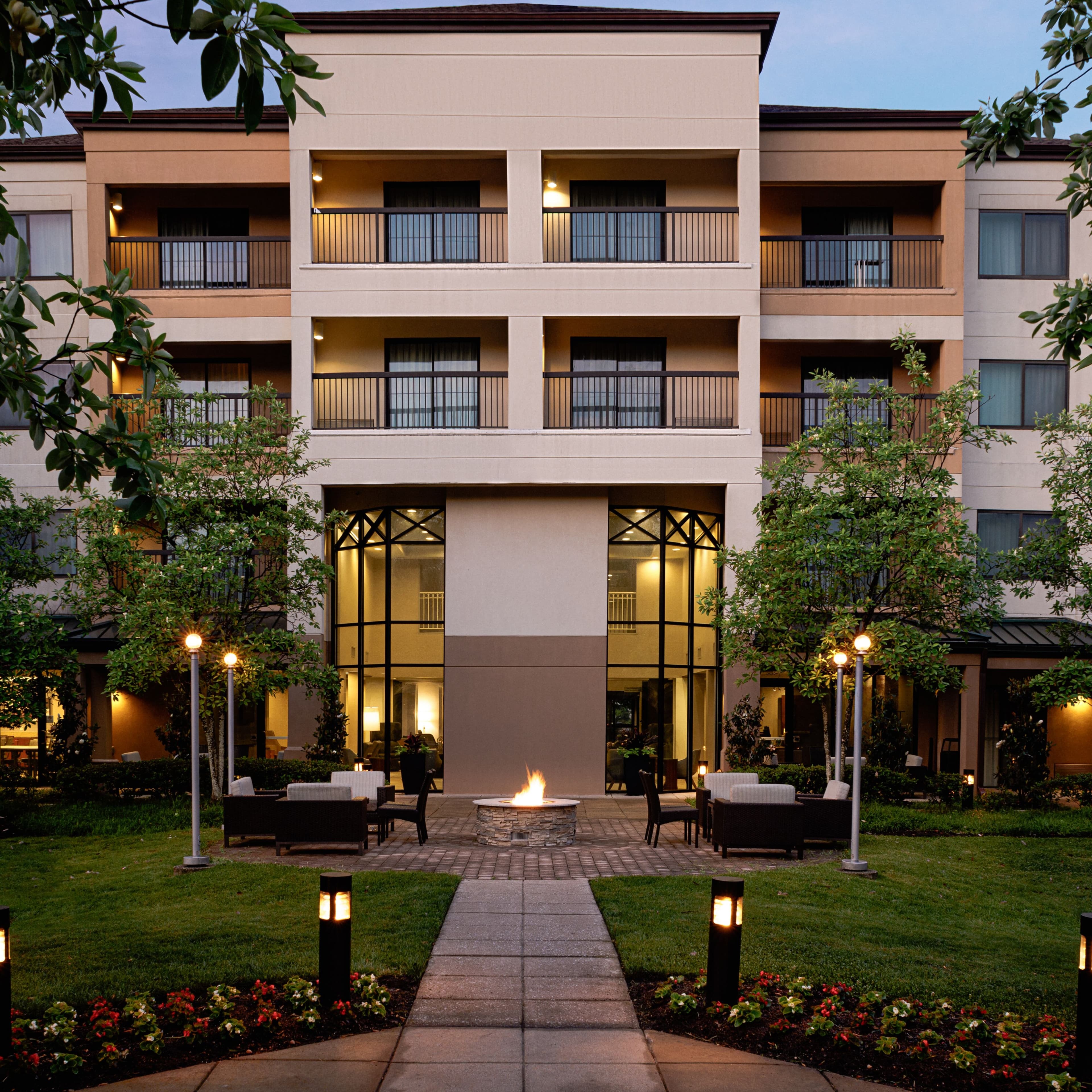 Courtyard Springfield - Image 1