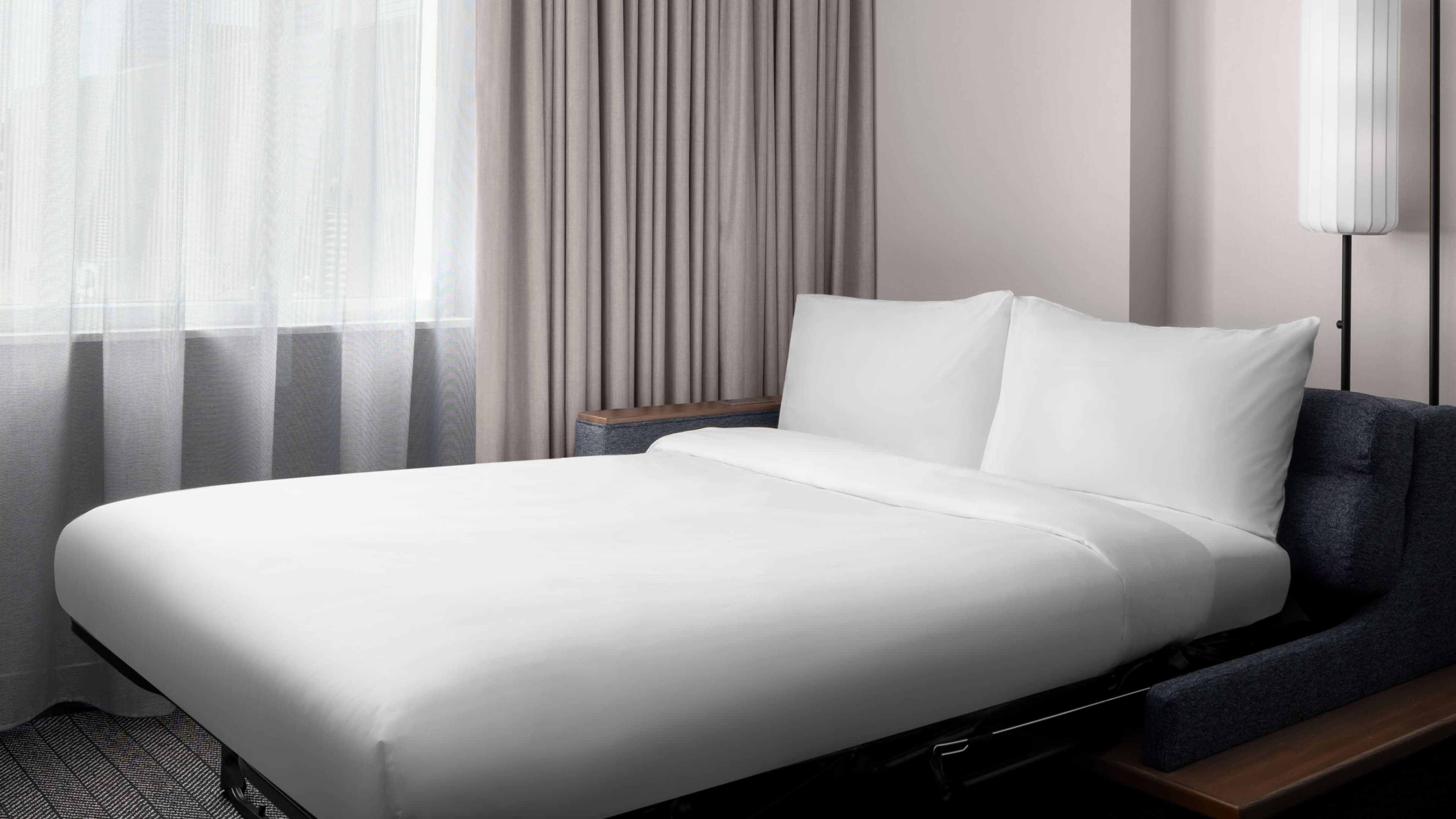 King Guest Room - Image 4