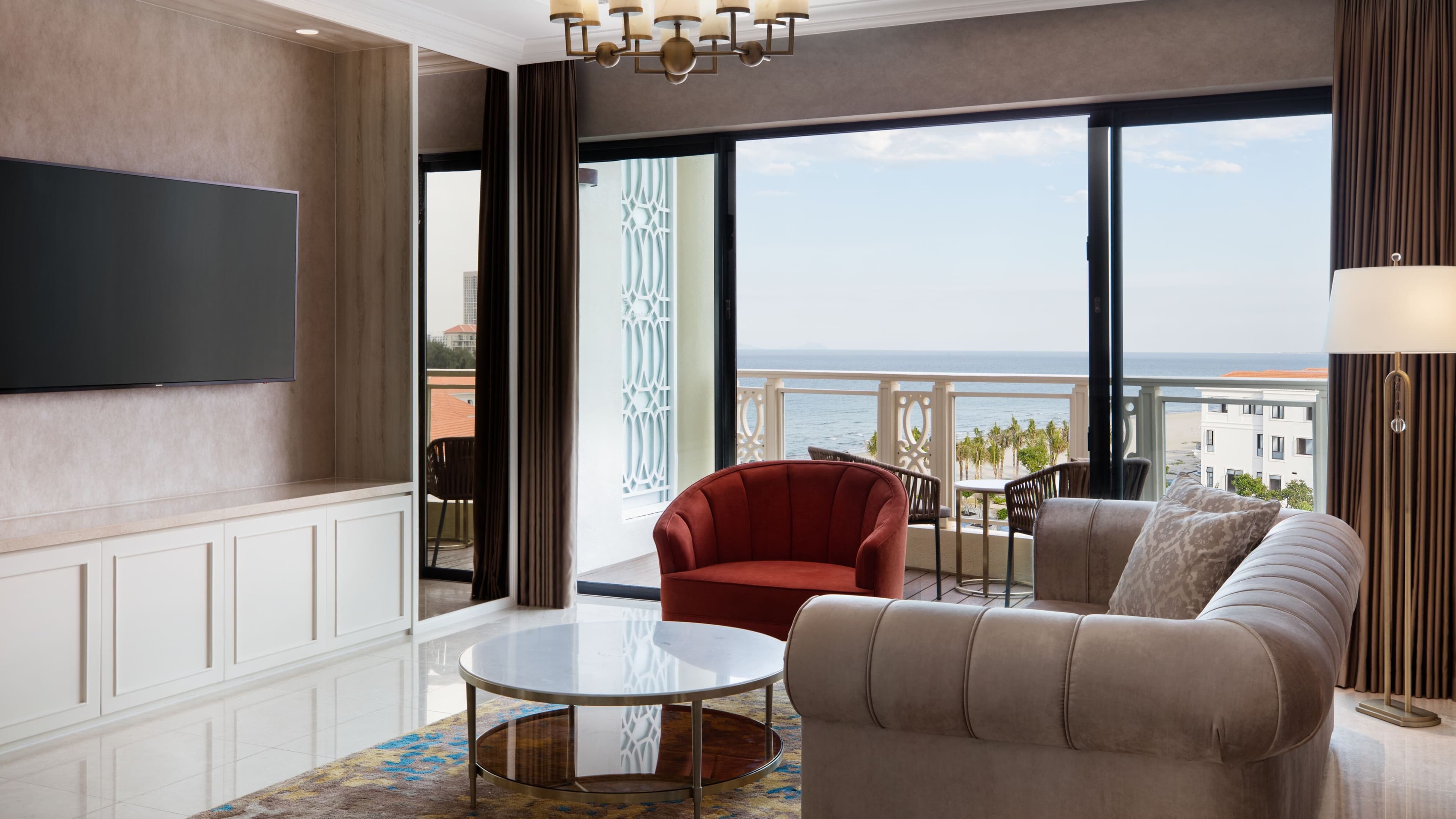 Sheraton Grand Danang Resort & Convention Center - Image 4