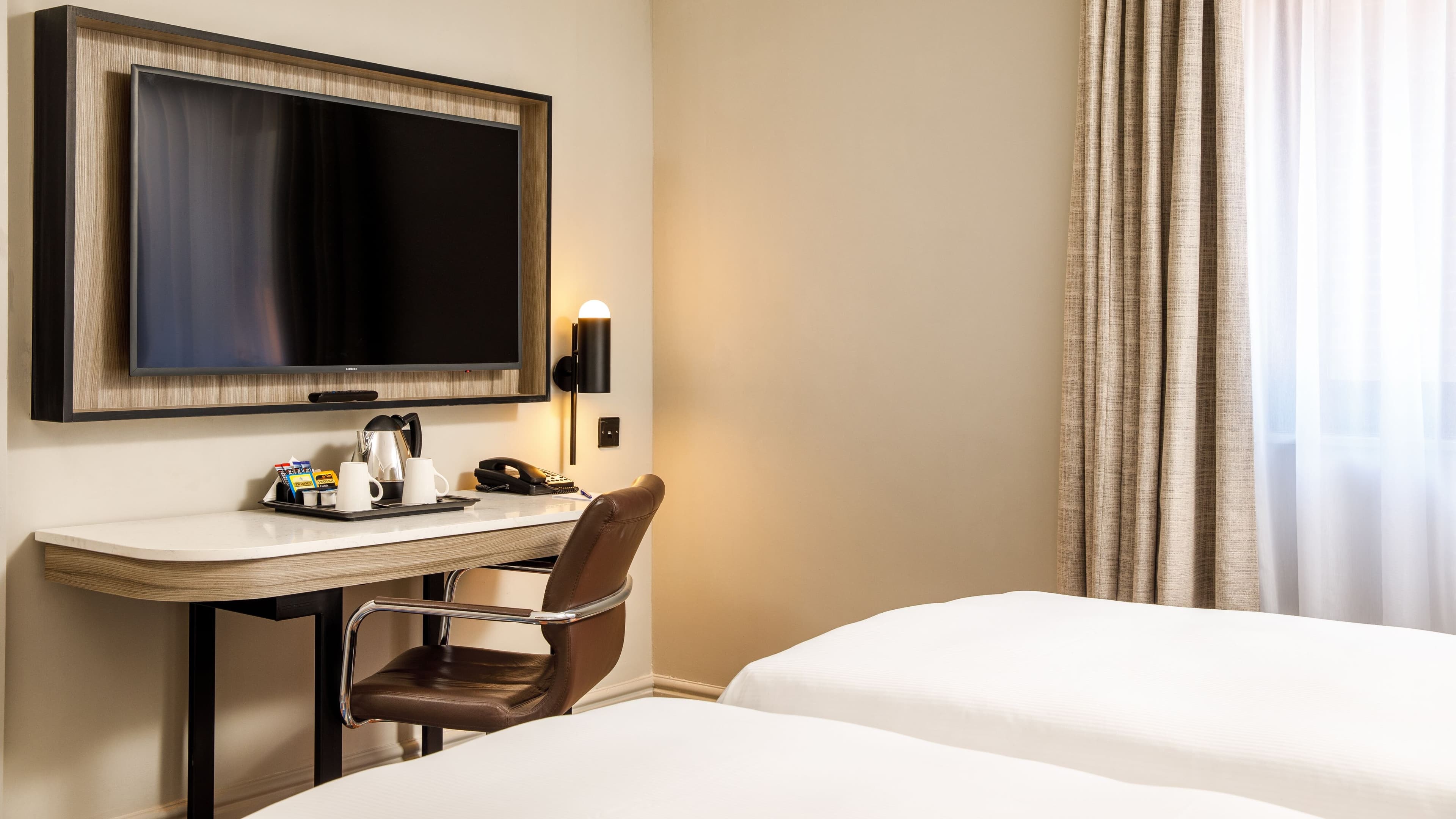 Delta Hotels Warwick — 9