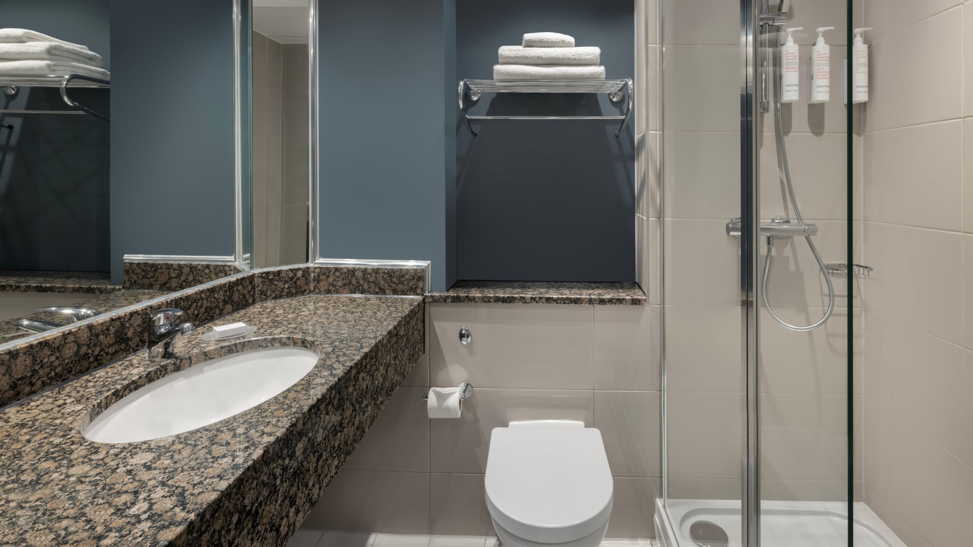 Corner Junior Suite - Image 9