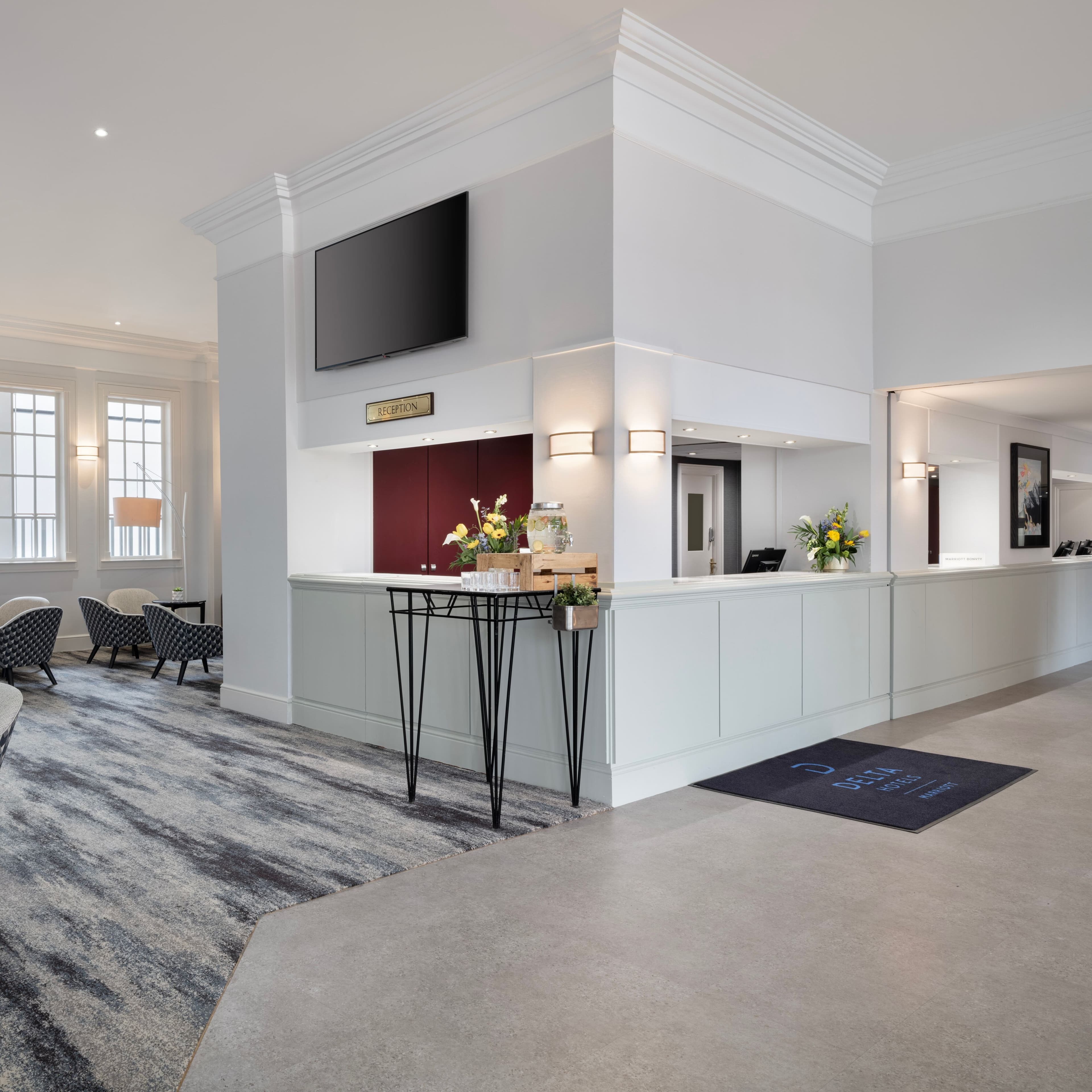 Delta Hotels Heathrow Windsor - Image 1