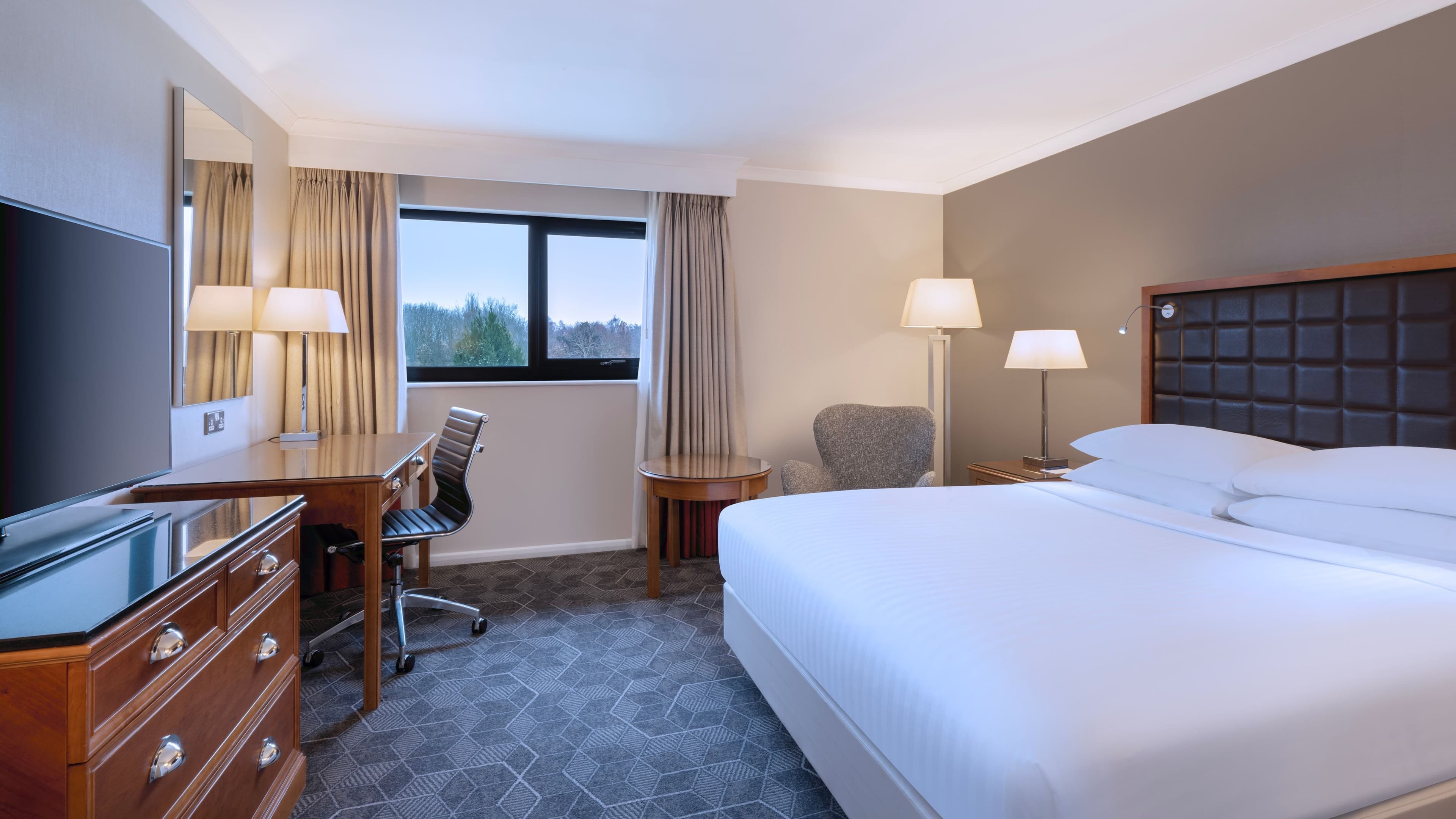 Deluxe Room - Image 1