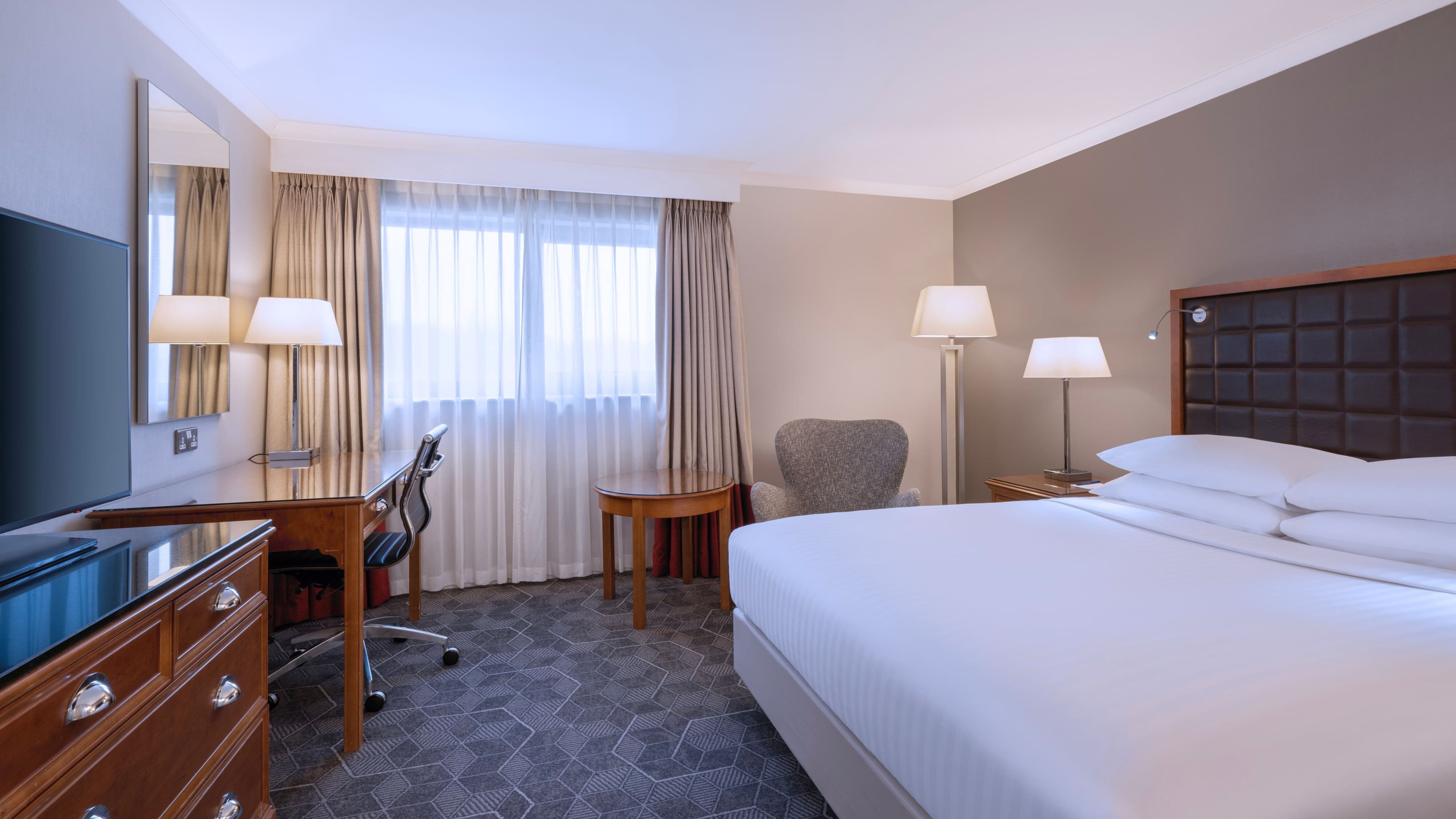 Deluxe Room - Image 2