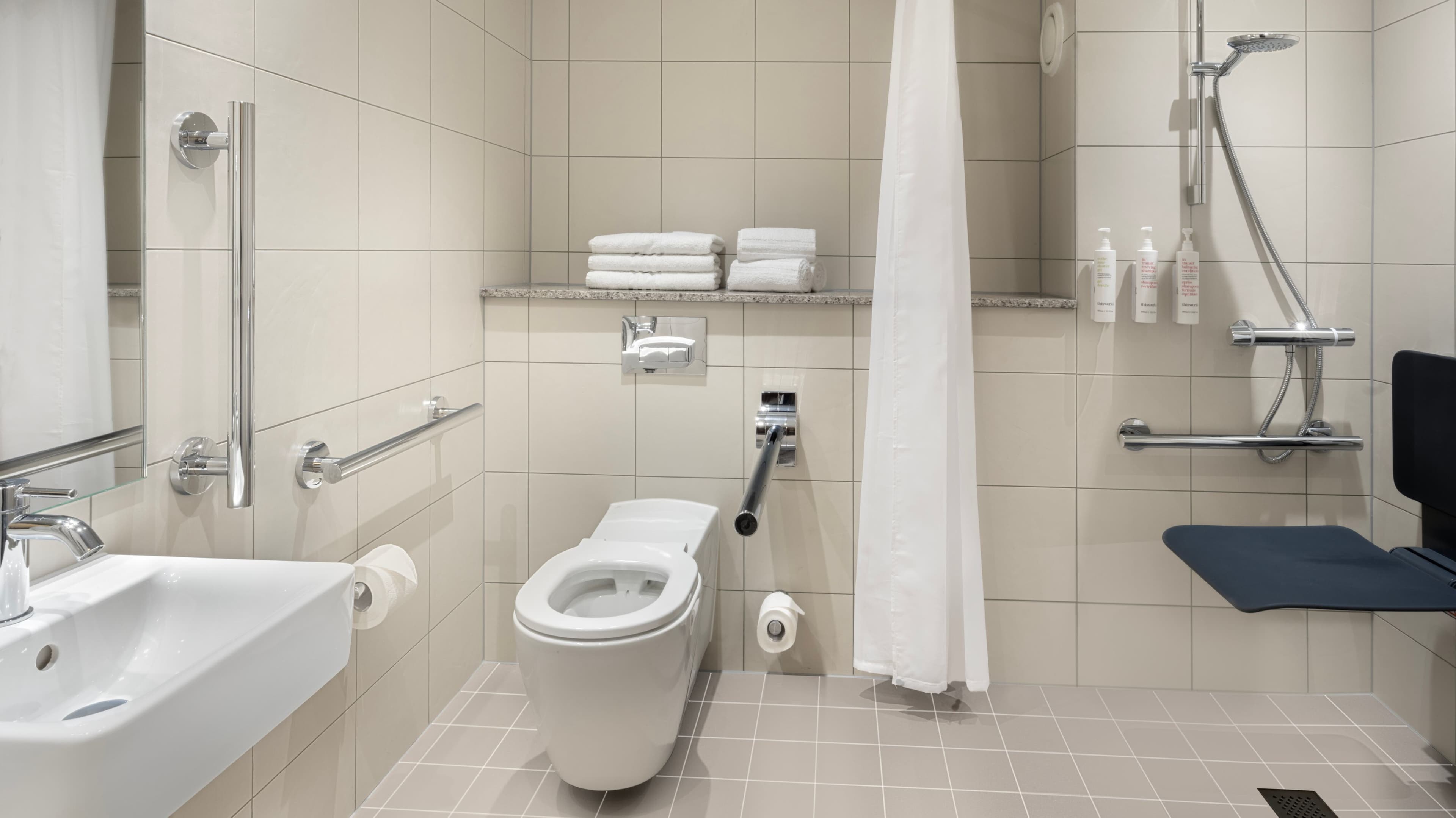 Deluxe Room - Image 7