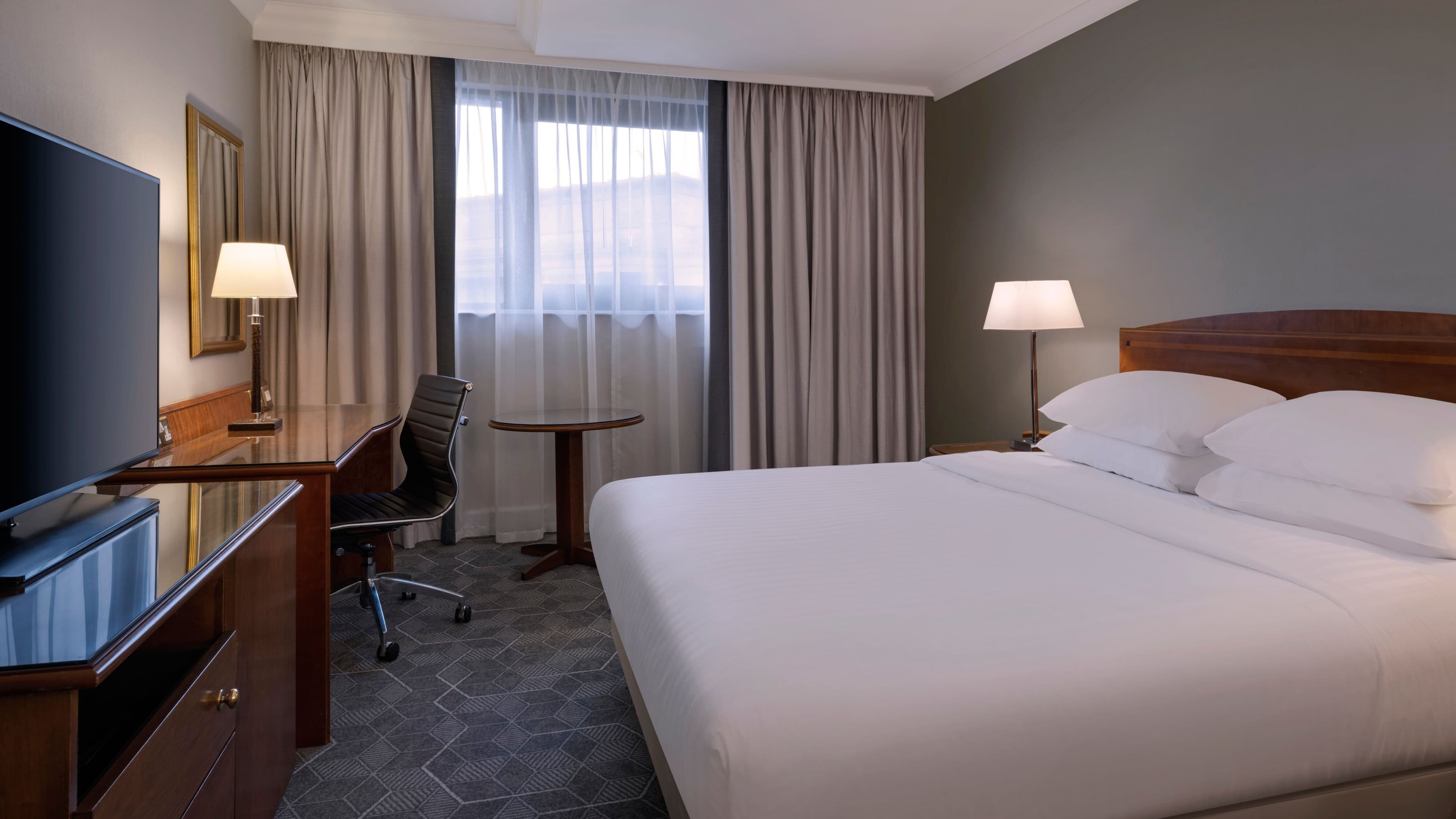 Deluxe Room - Image 1